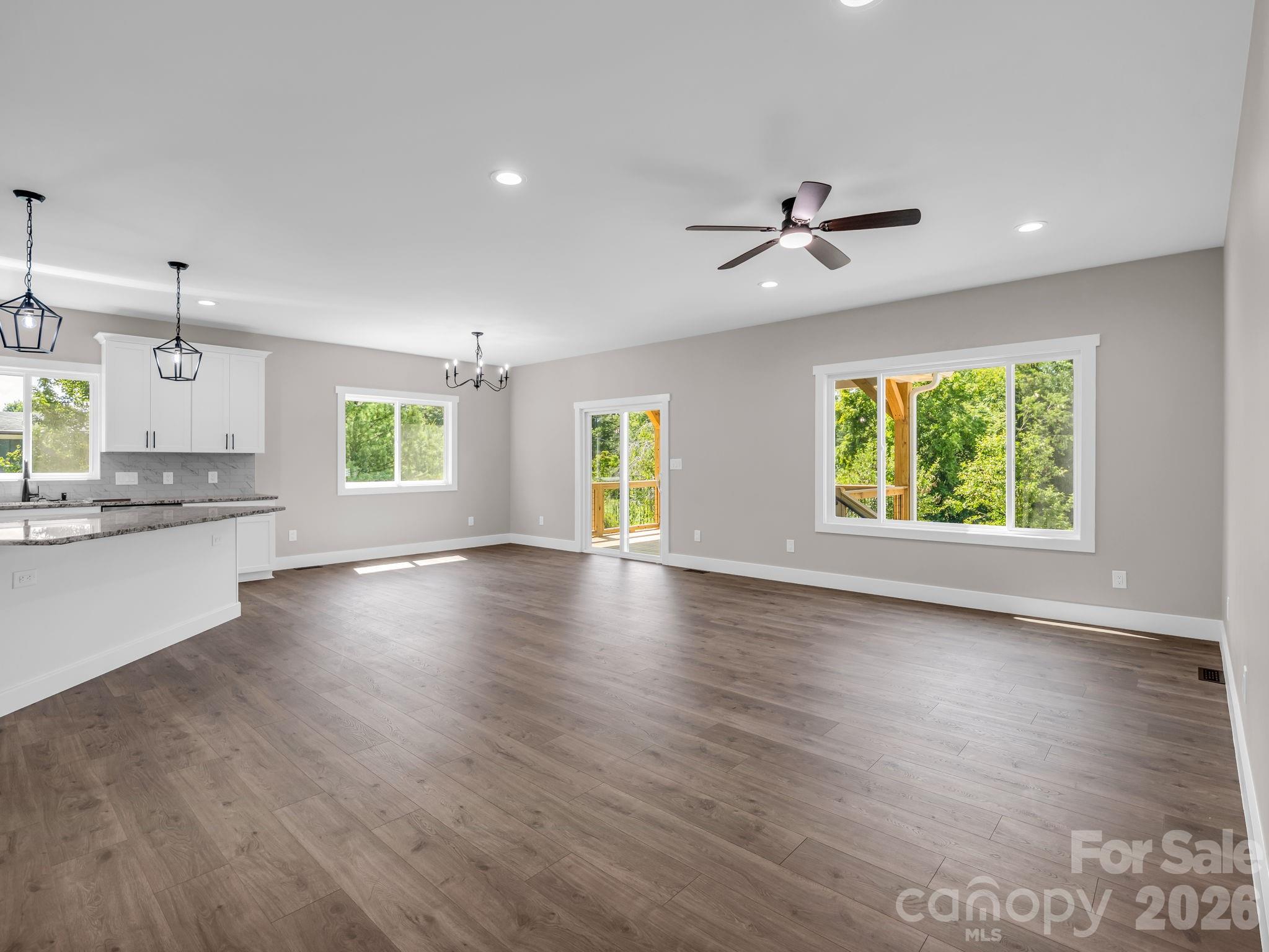 120 Grandview Lane — Hendersonville