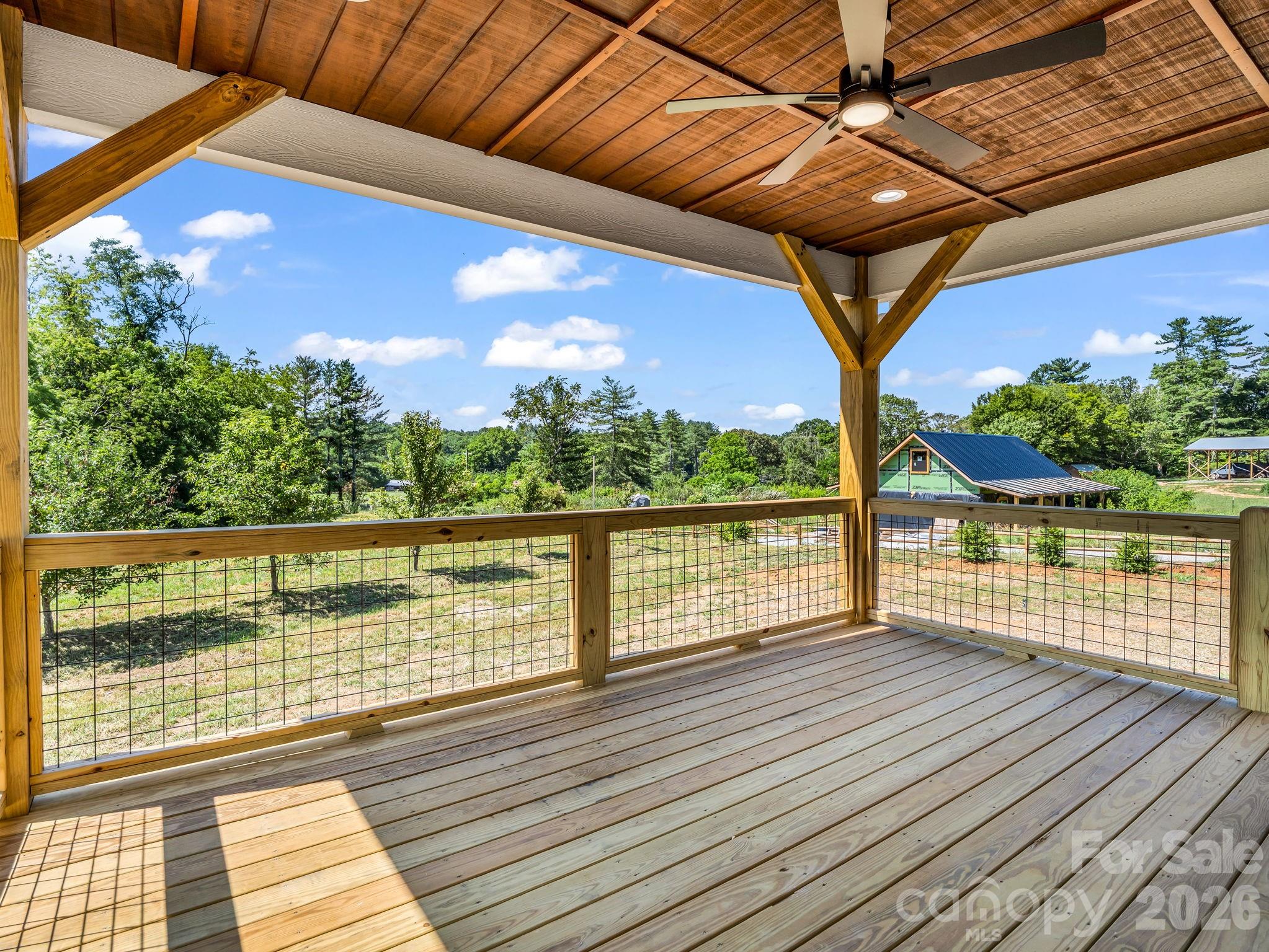 120 Grandview Lane — Hendersonville
