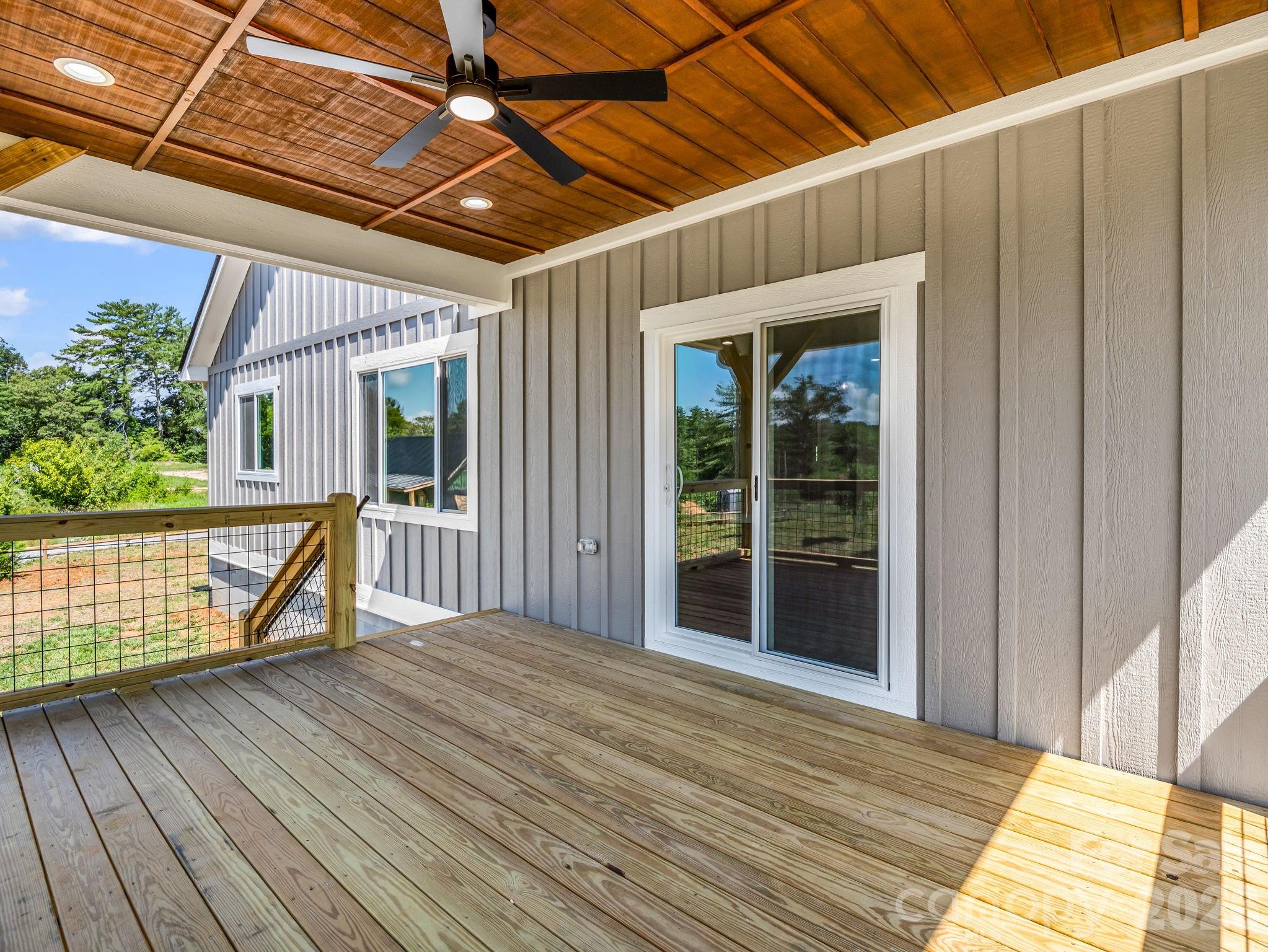 120 Grandview Lane — Hendersonville