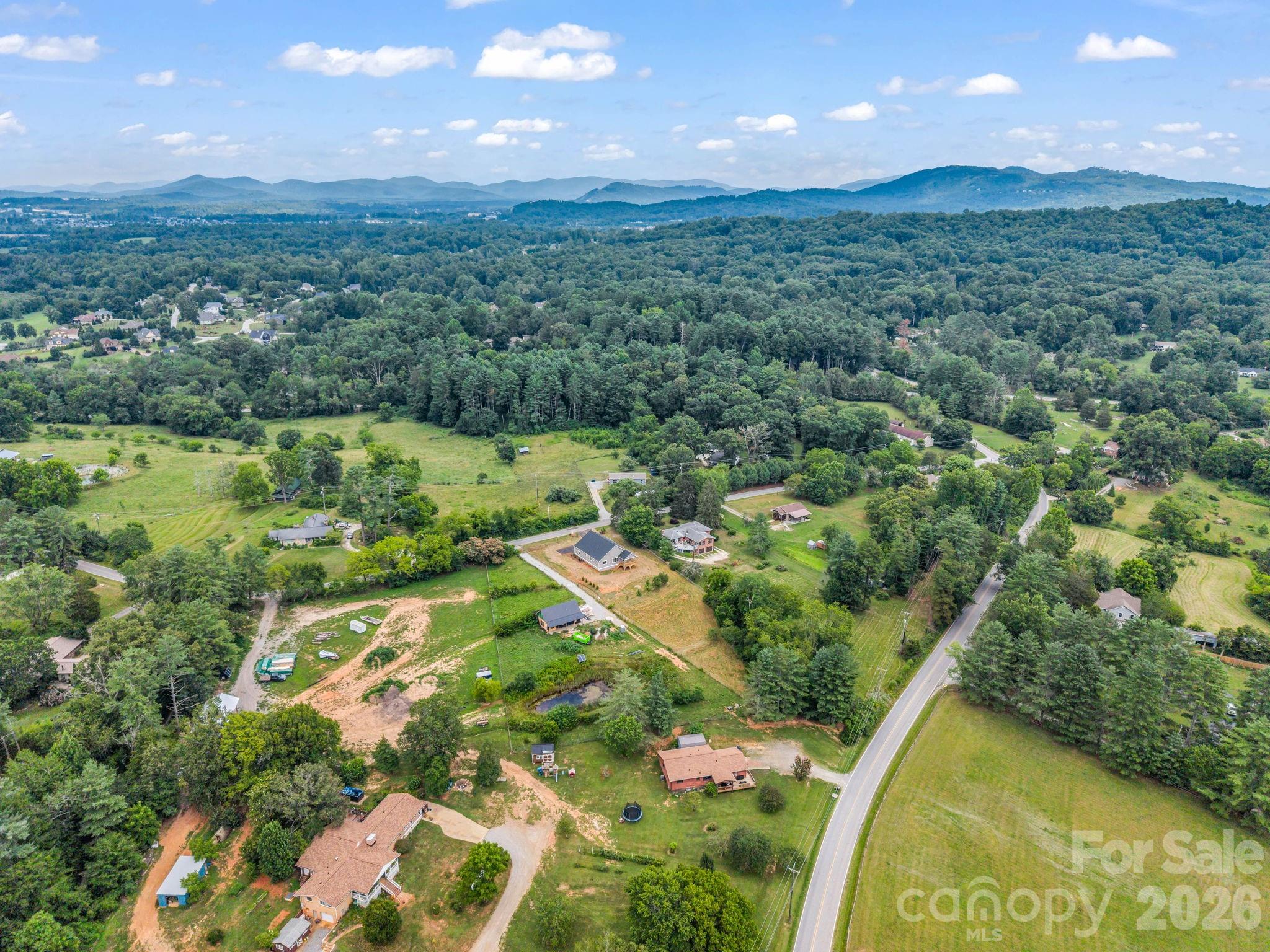120 Grandview Lane — Hendersonville