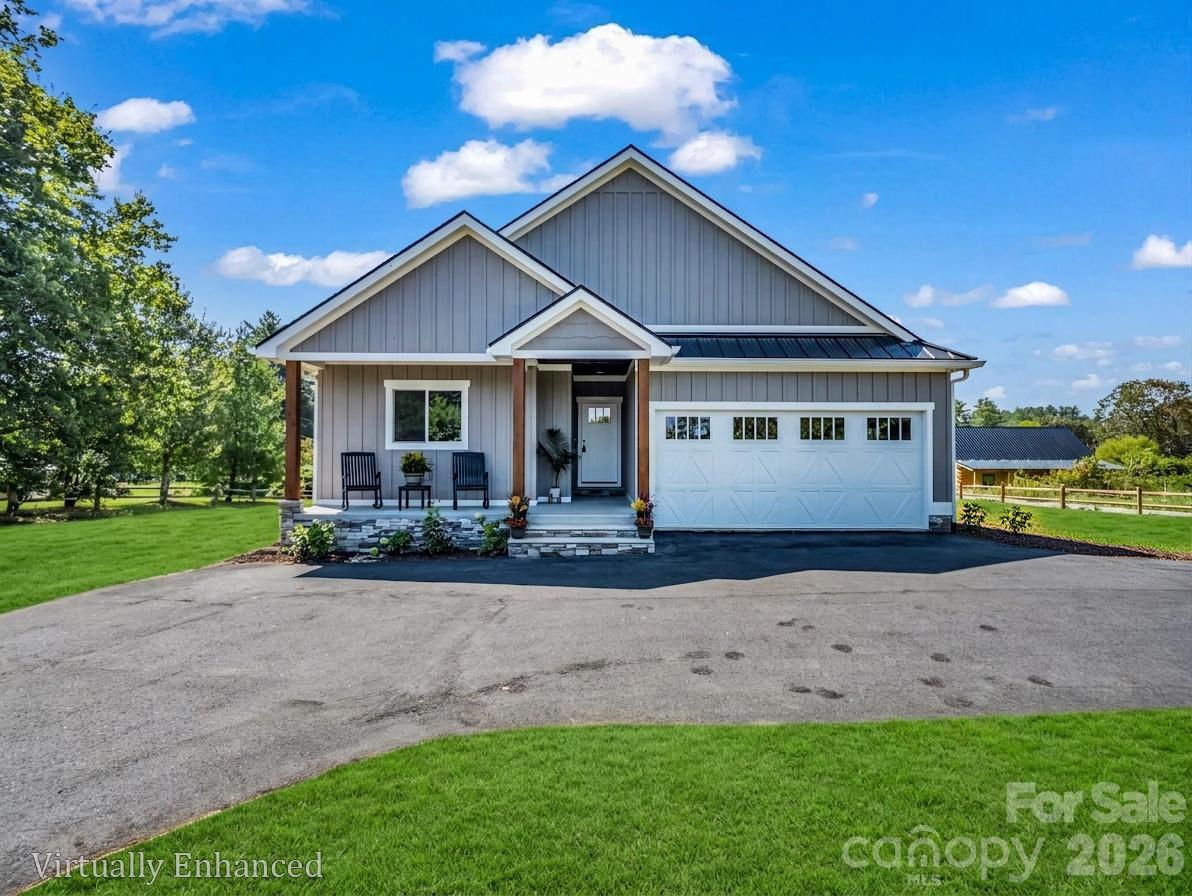 120 Grandview Lane — Hendersonville