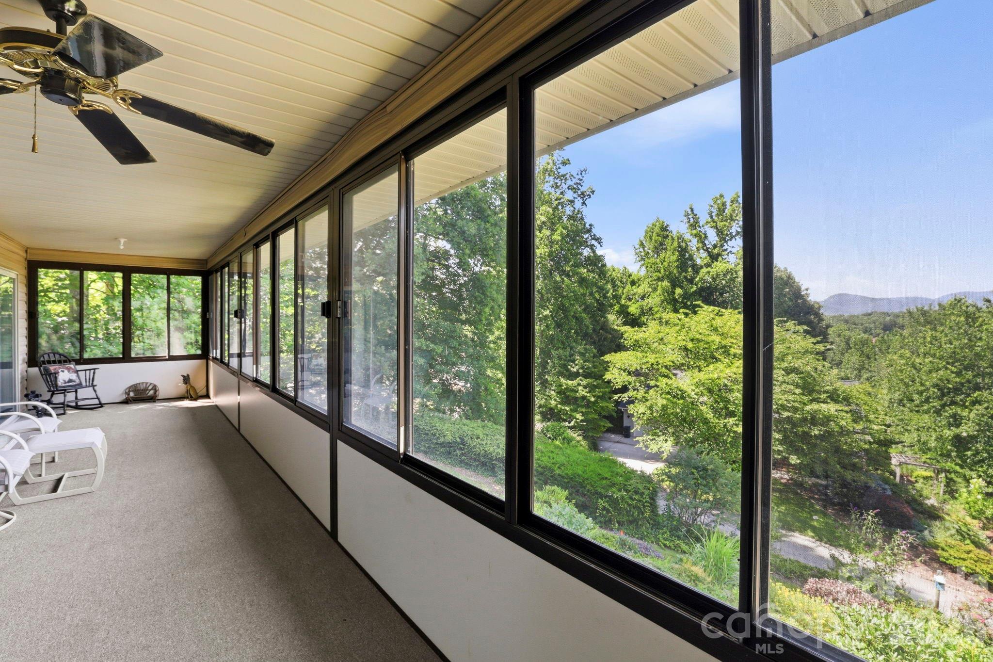81 Chestnut Lane — Hendersonville