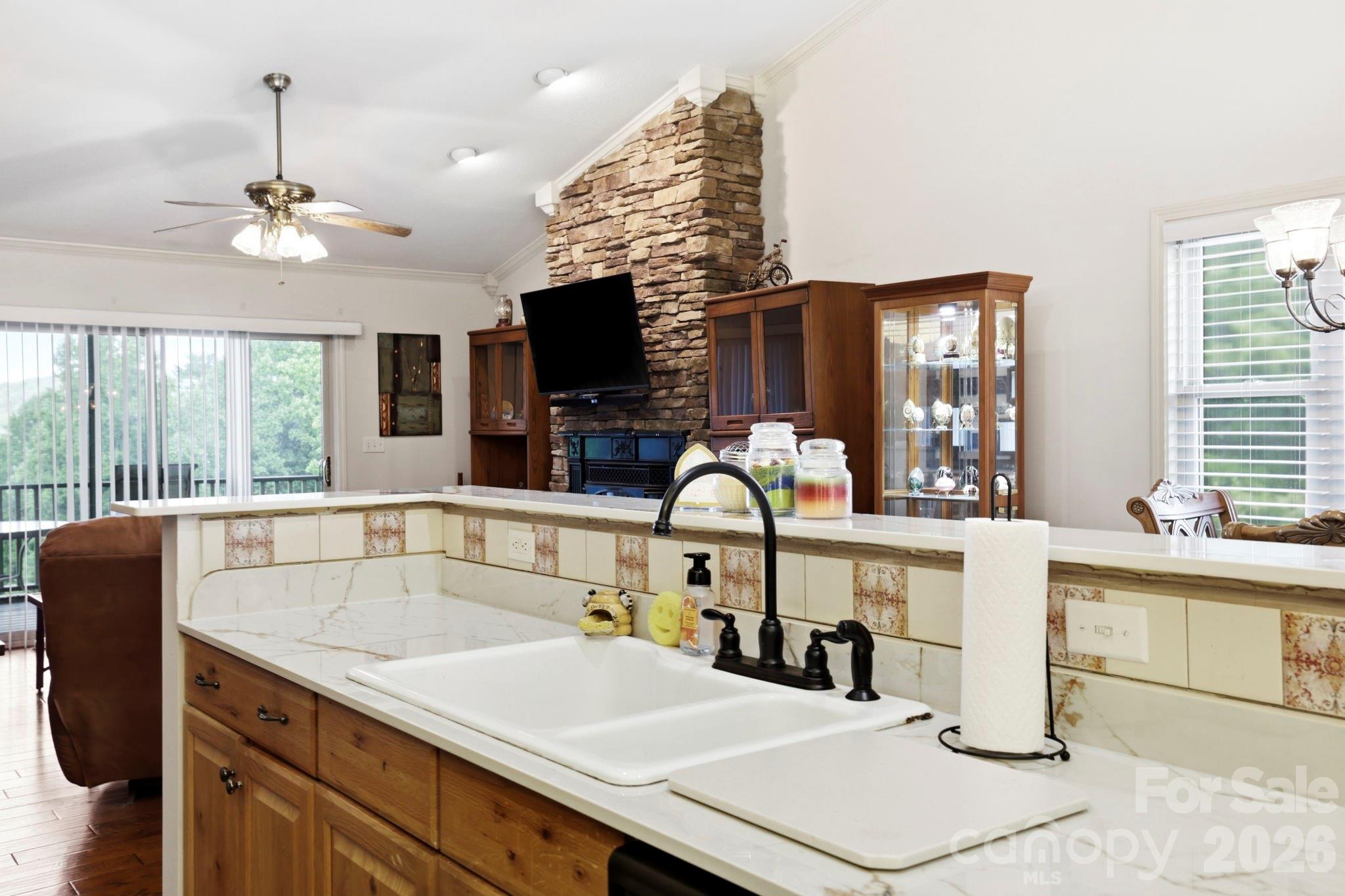 81 Chestnut Lane — Hendersonville