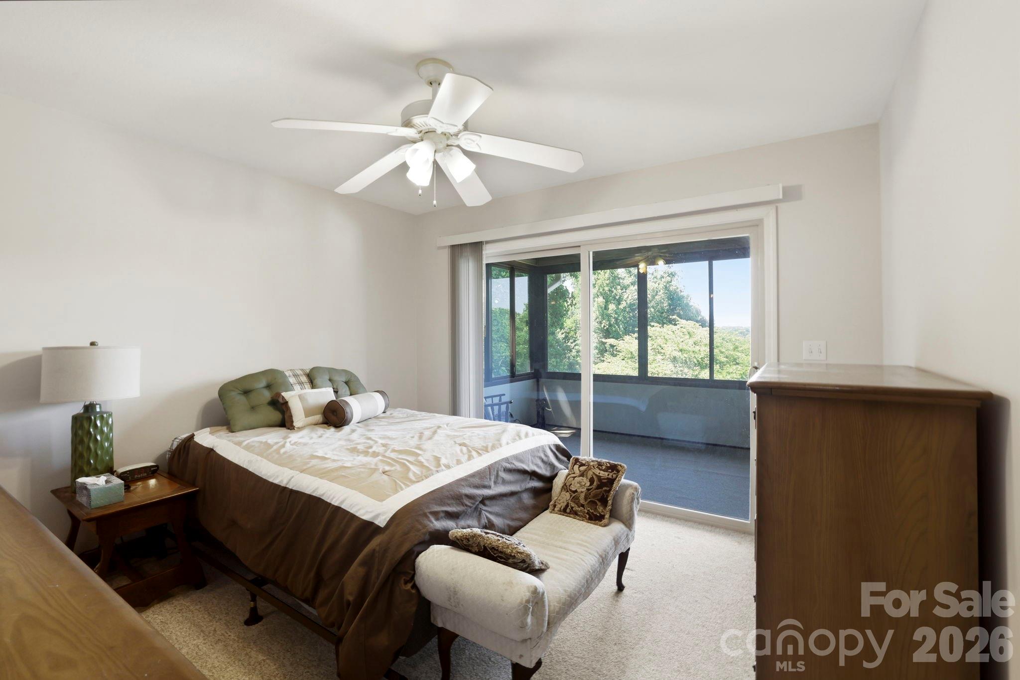 81 Chestnut Lane — Hendersonville
