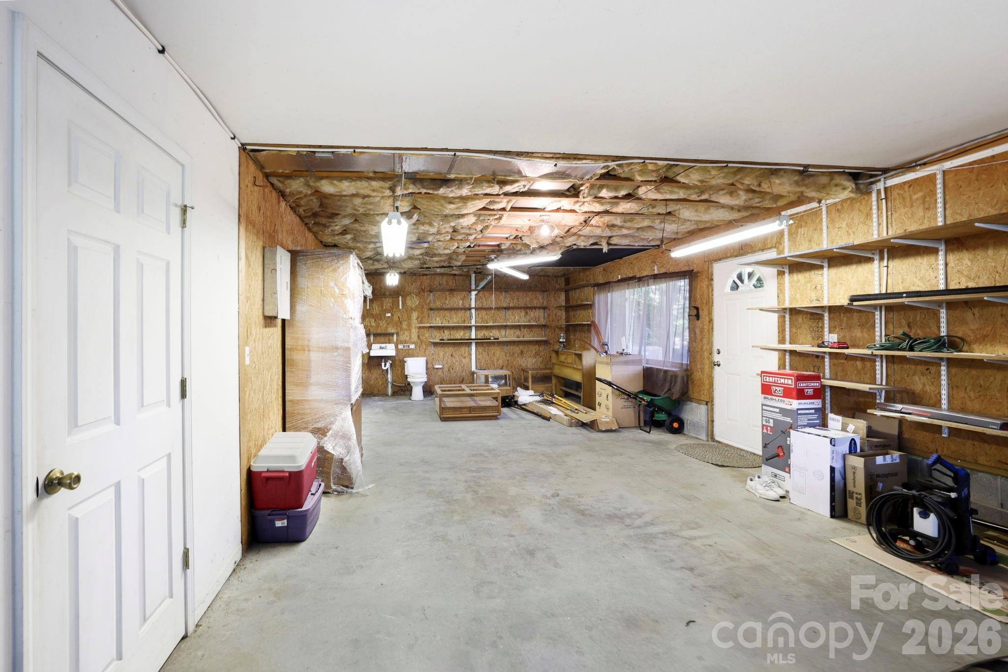 81 Chestnut Lane — Hendersonville