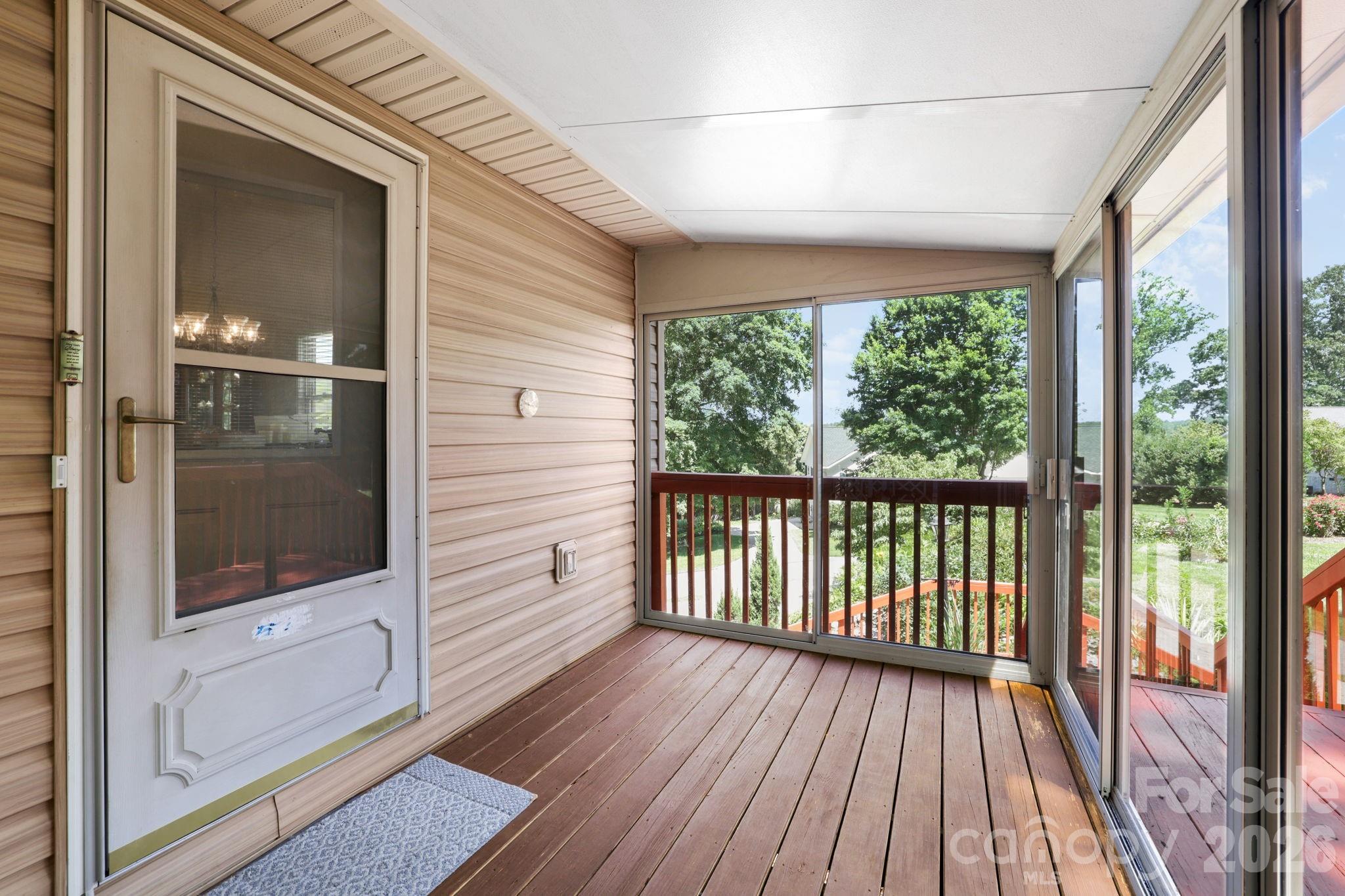 81 Chestnut Lane — Hendersonville