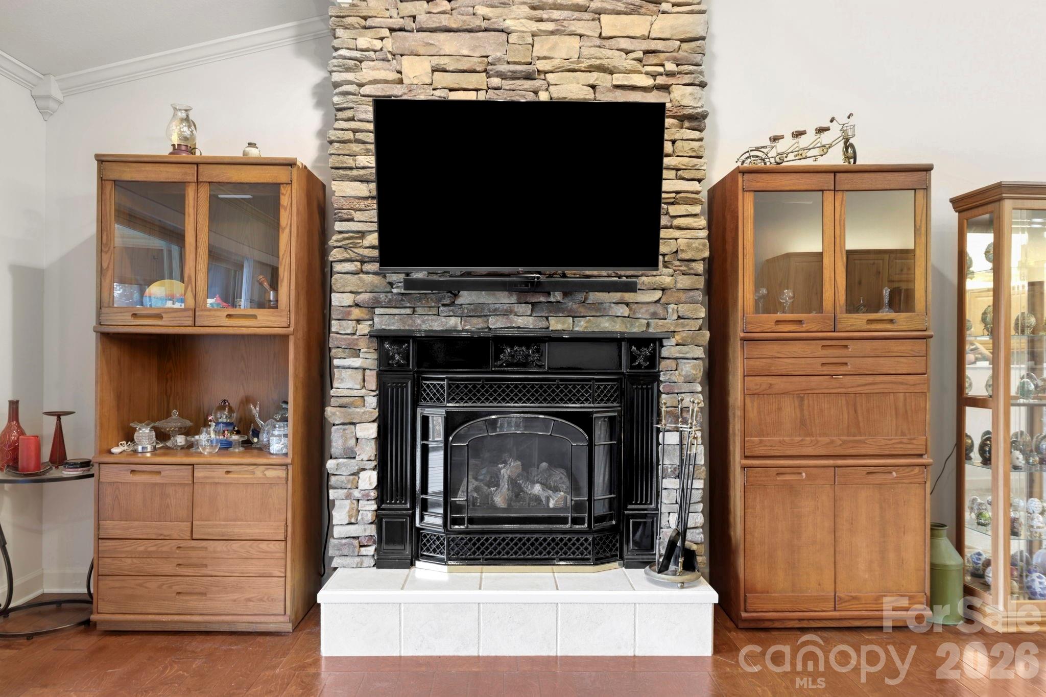 81 Chestnut Lane — Hendersonville