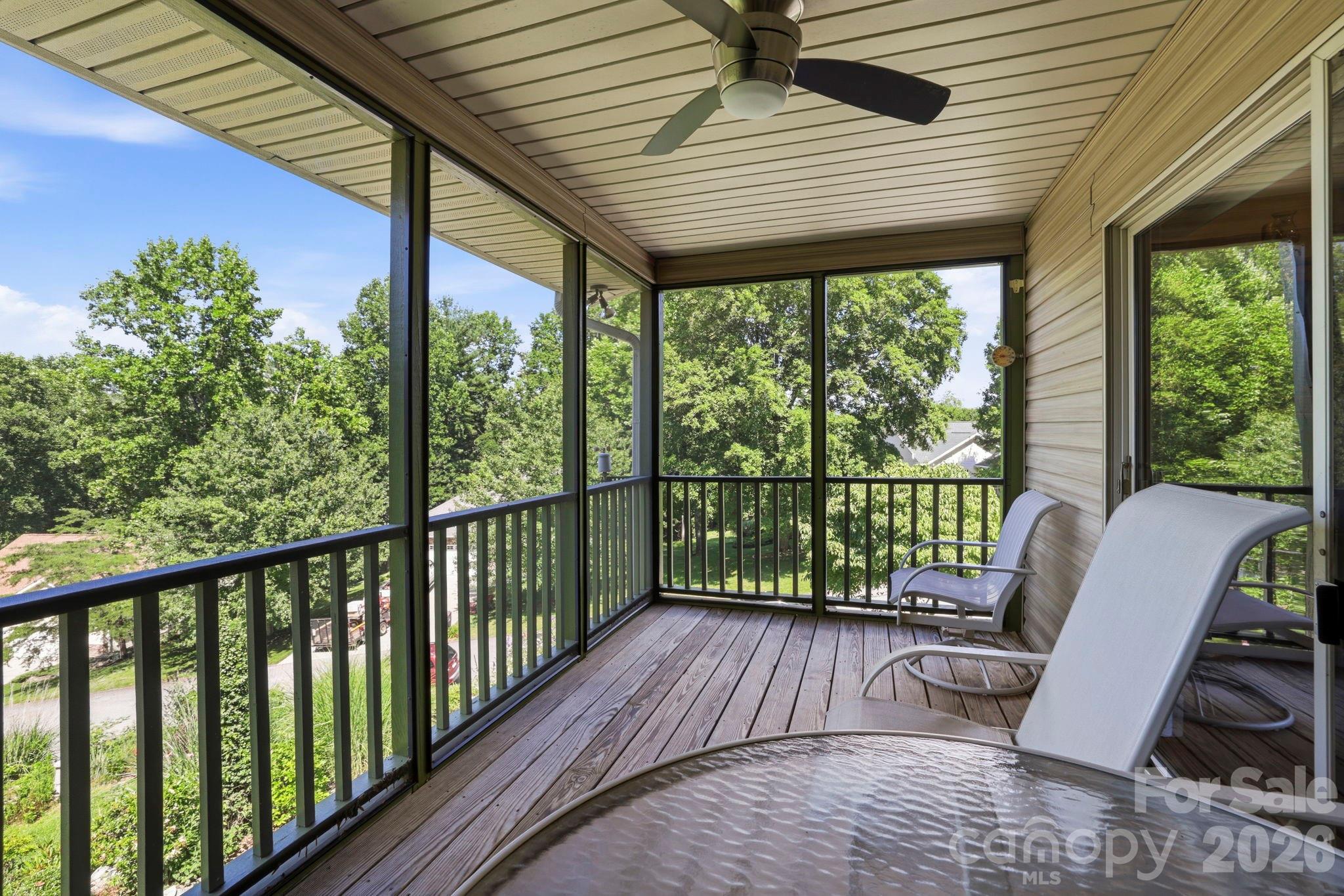 81 Chestnut Lane — Hendersonville