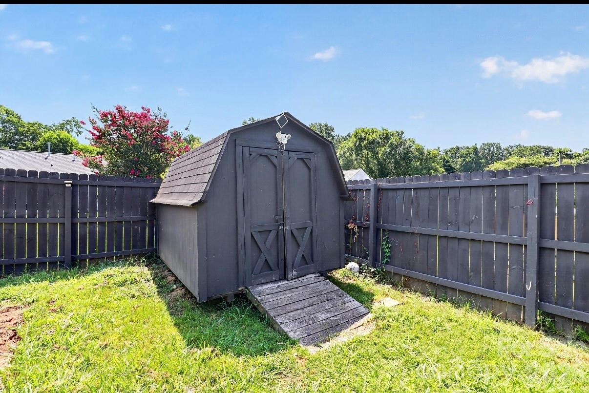 6033 Mary Blair Lane — Charlotte