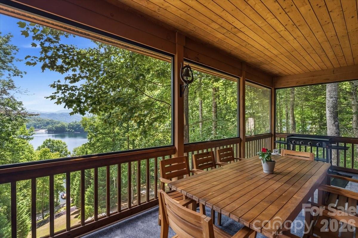 317 Von Trapp Lane — Tuckasegee
