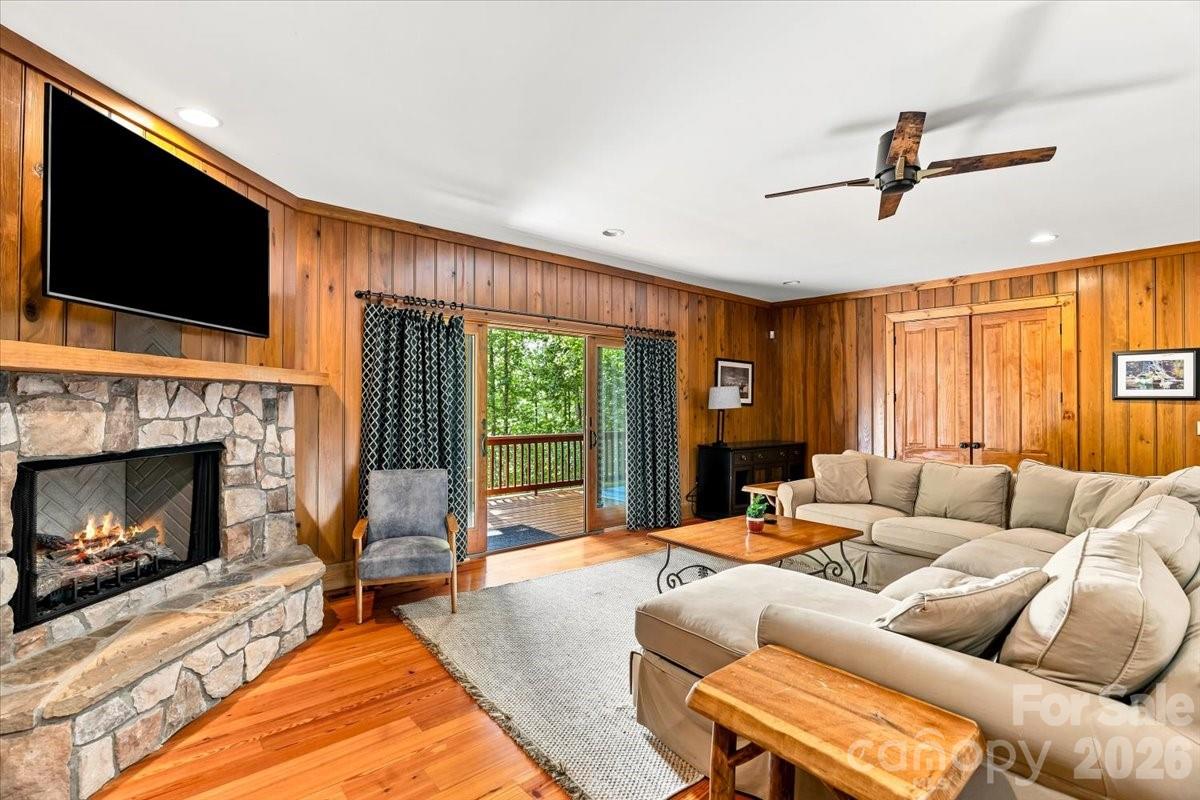 317 Von Trapp Lane — Tuckasegee