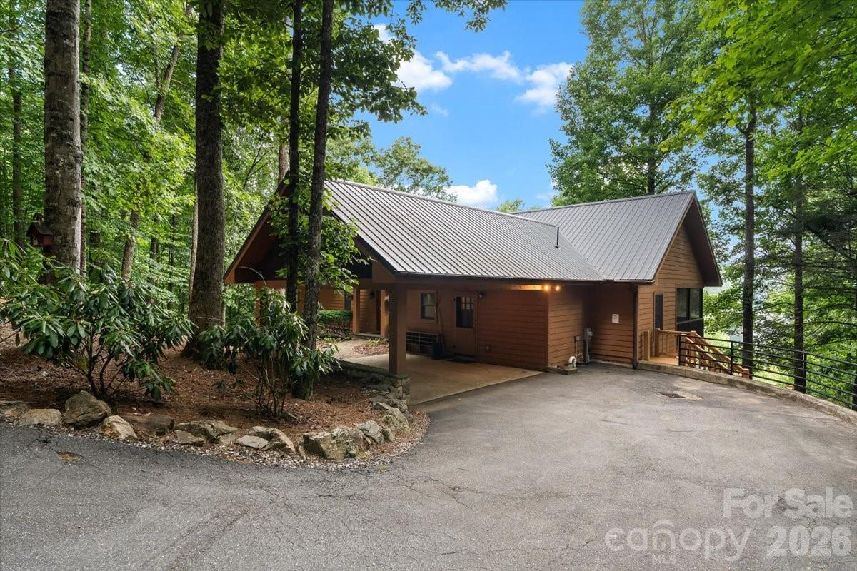 317 Von Trapp Lane — Tuckasegee