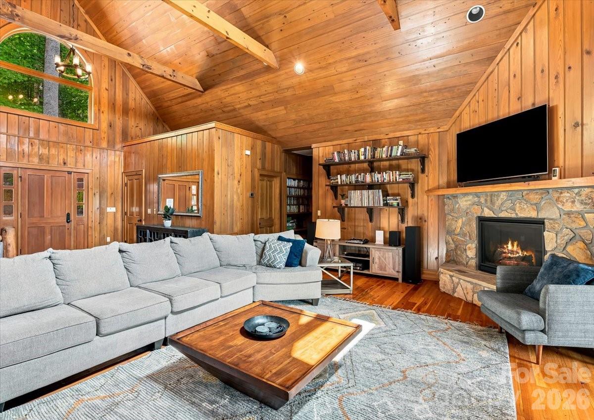 317 Von Trapp Lane — Tuckasegee