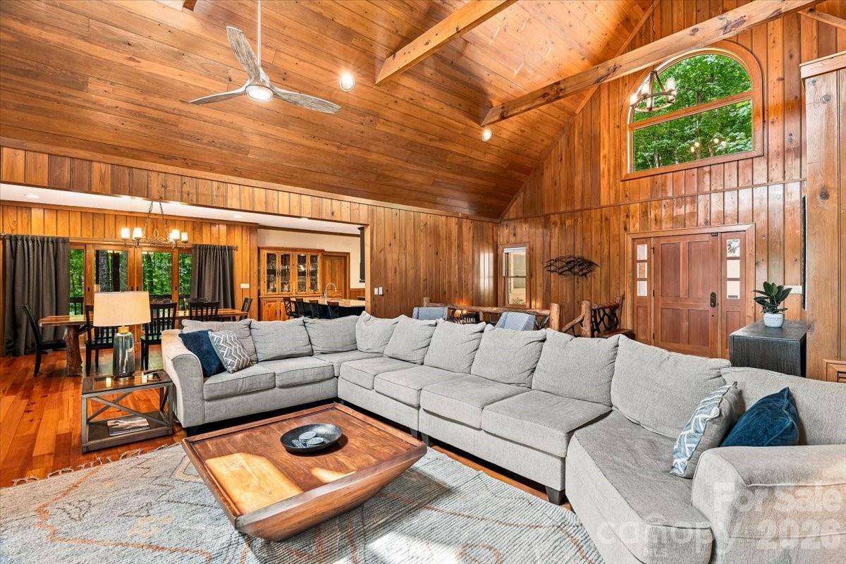 317 Von Trapp Lane — Tuckasegee