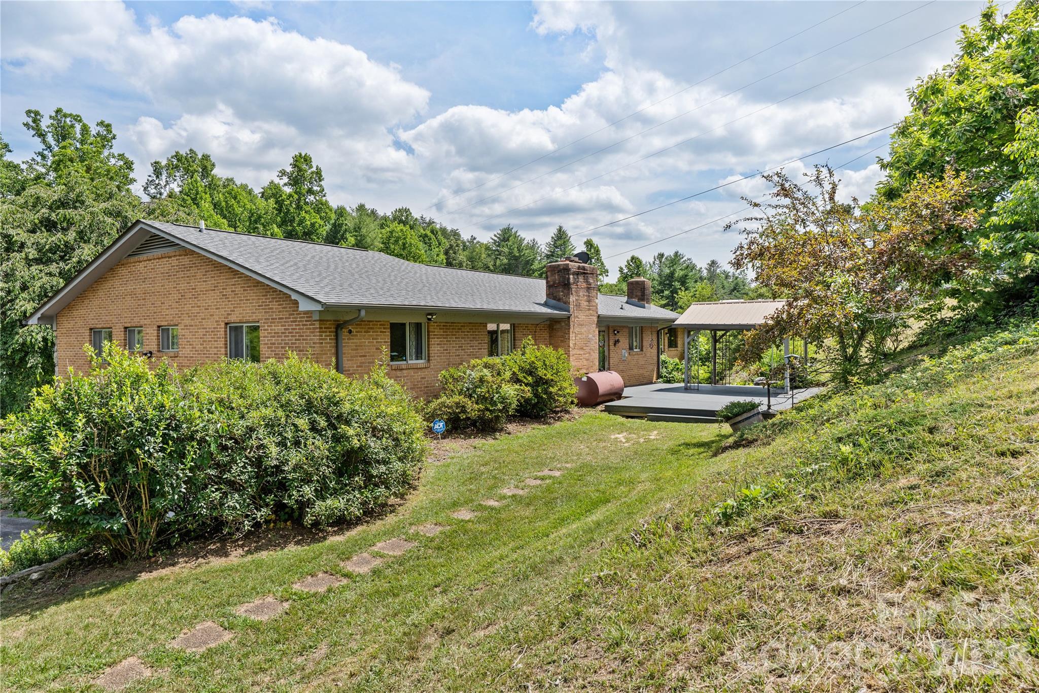 737 Tillery Branch Road — Marshall