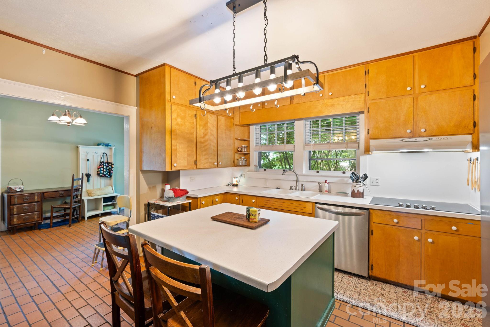313 E Main Street — Morganton