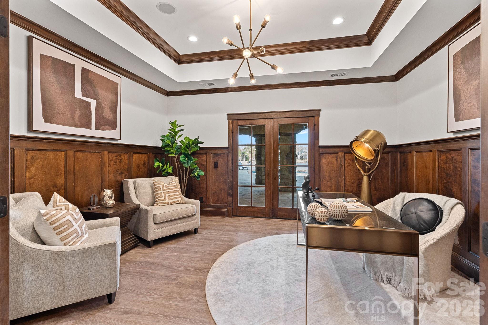101 S Longfellow Lane — Mooresville