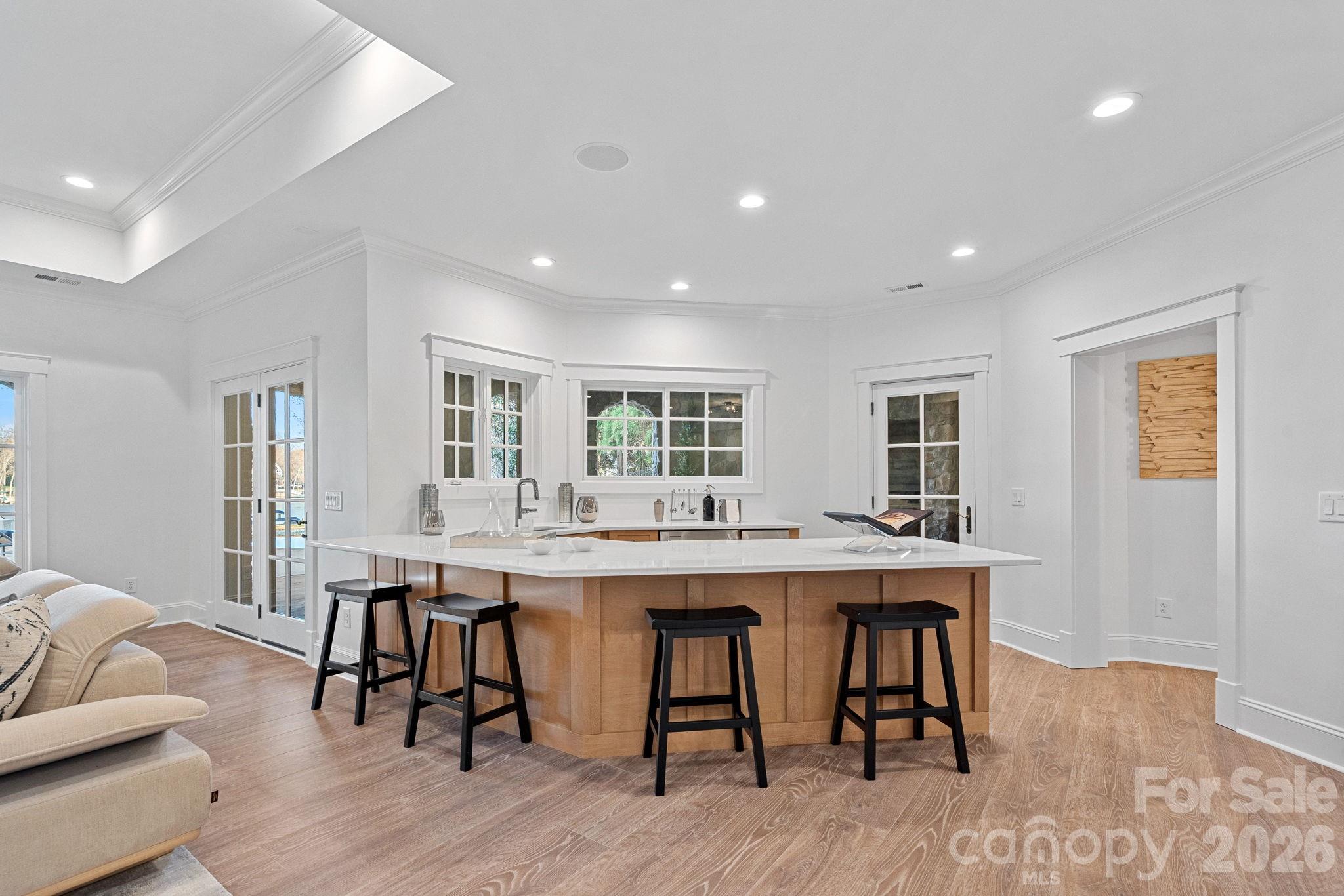 101 S Longfellow Lane — Mooresville