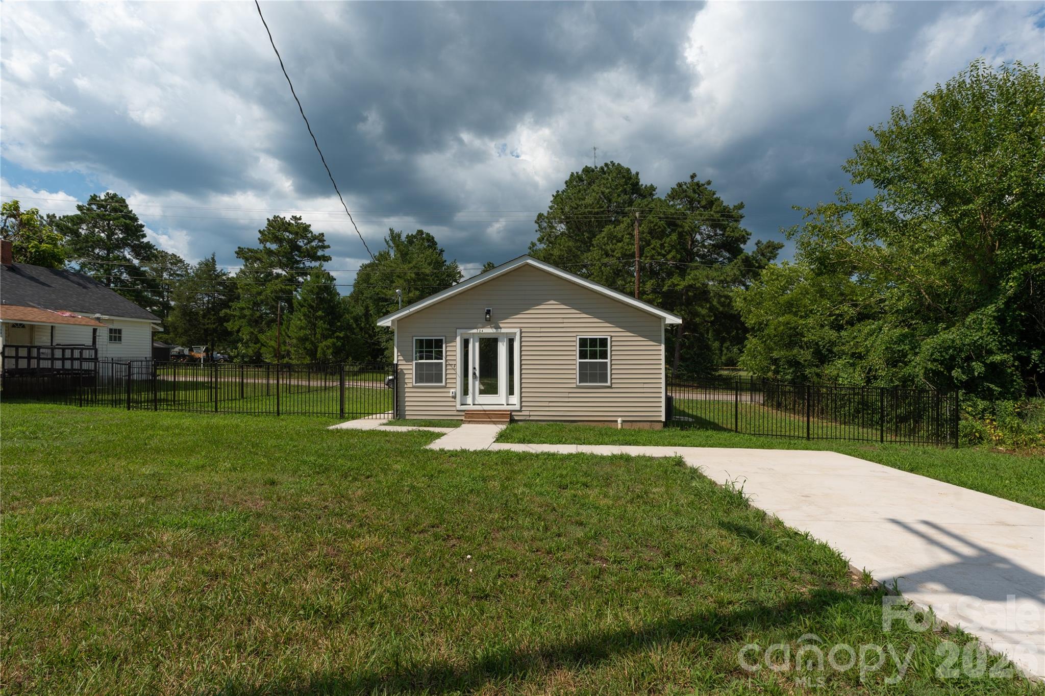 724 Webber Avenue — Chester