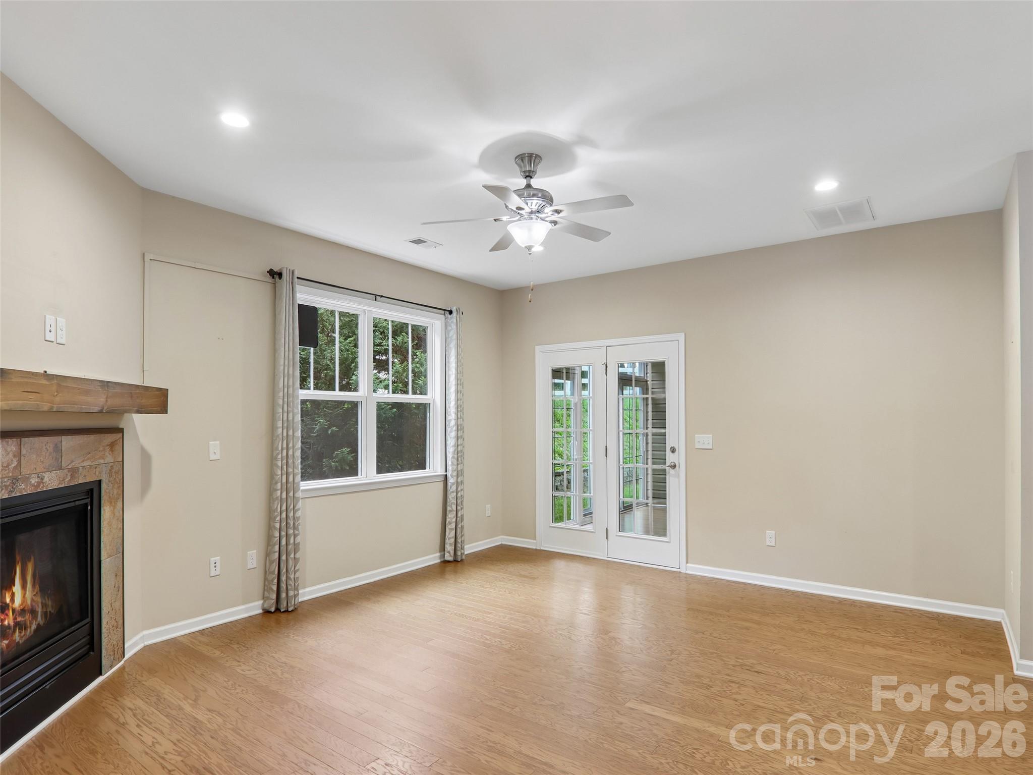 11 Eagle Pointe Way — Flat Rock