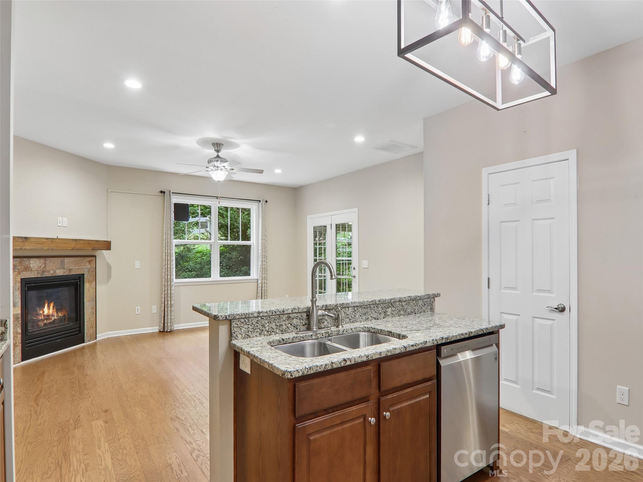 11 Eagle Pointe Way — Flat Rock