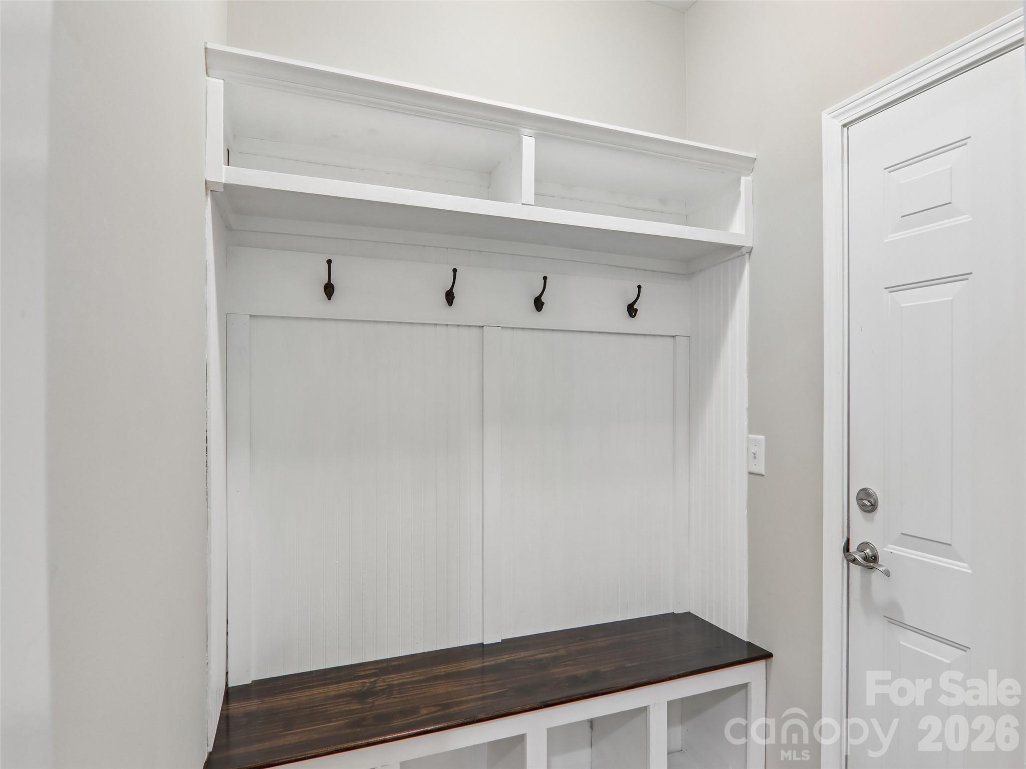 11 Eagle Pointe Way — Flat Rock