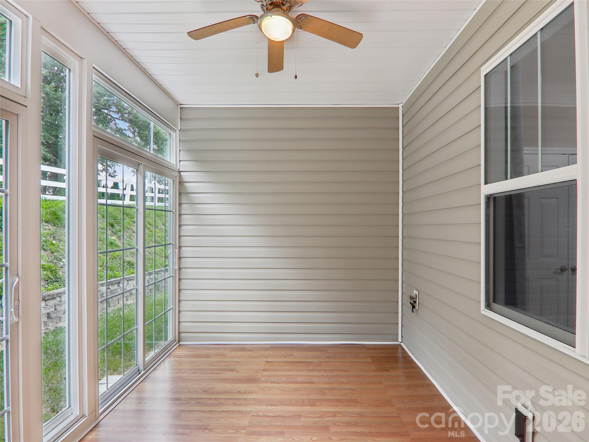 11 Eagle Pointe Way — Flat Rock