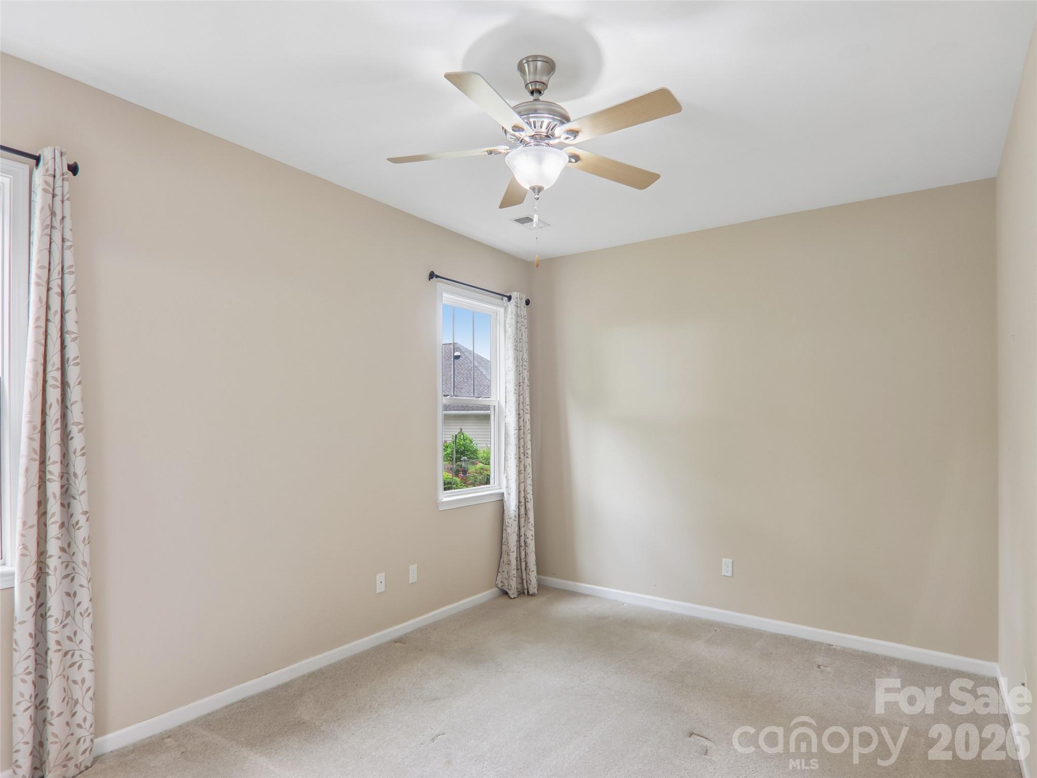 11 Eagle Pointe Way — Flat Rock