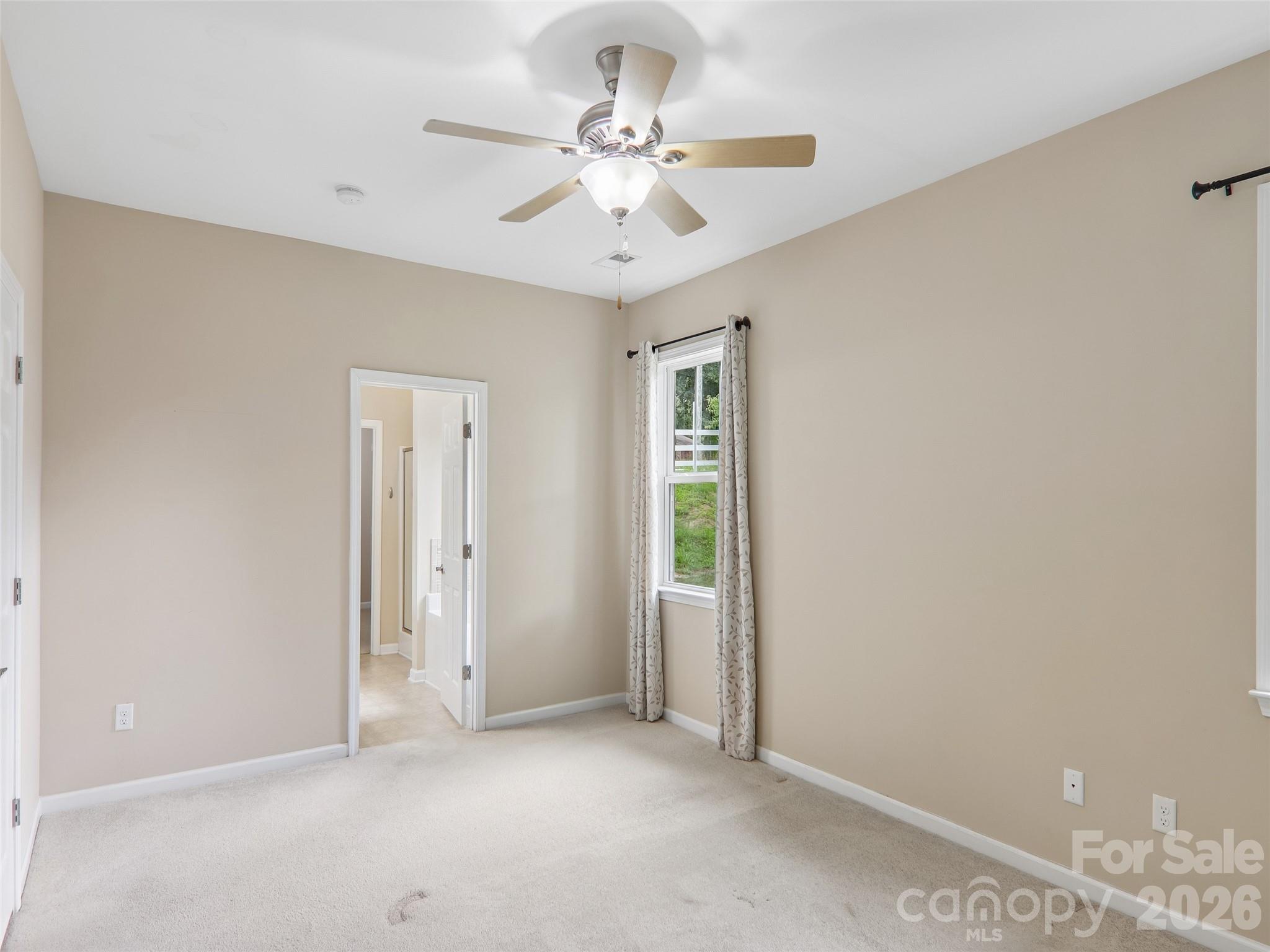 11 Eagle Pointe Way — Flat Rock