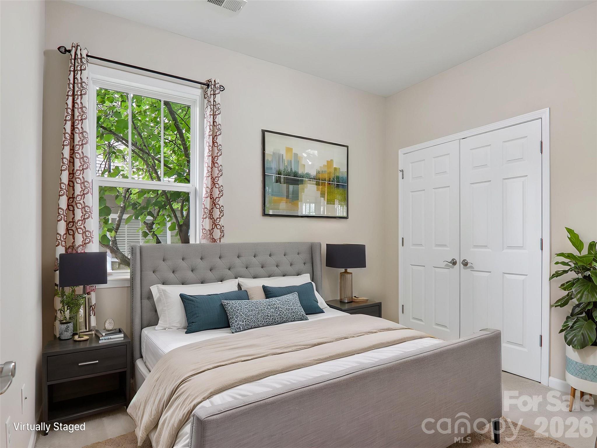 11 Eagle Pointe Way — Flat Rock