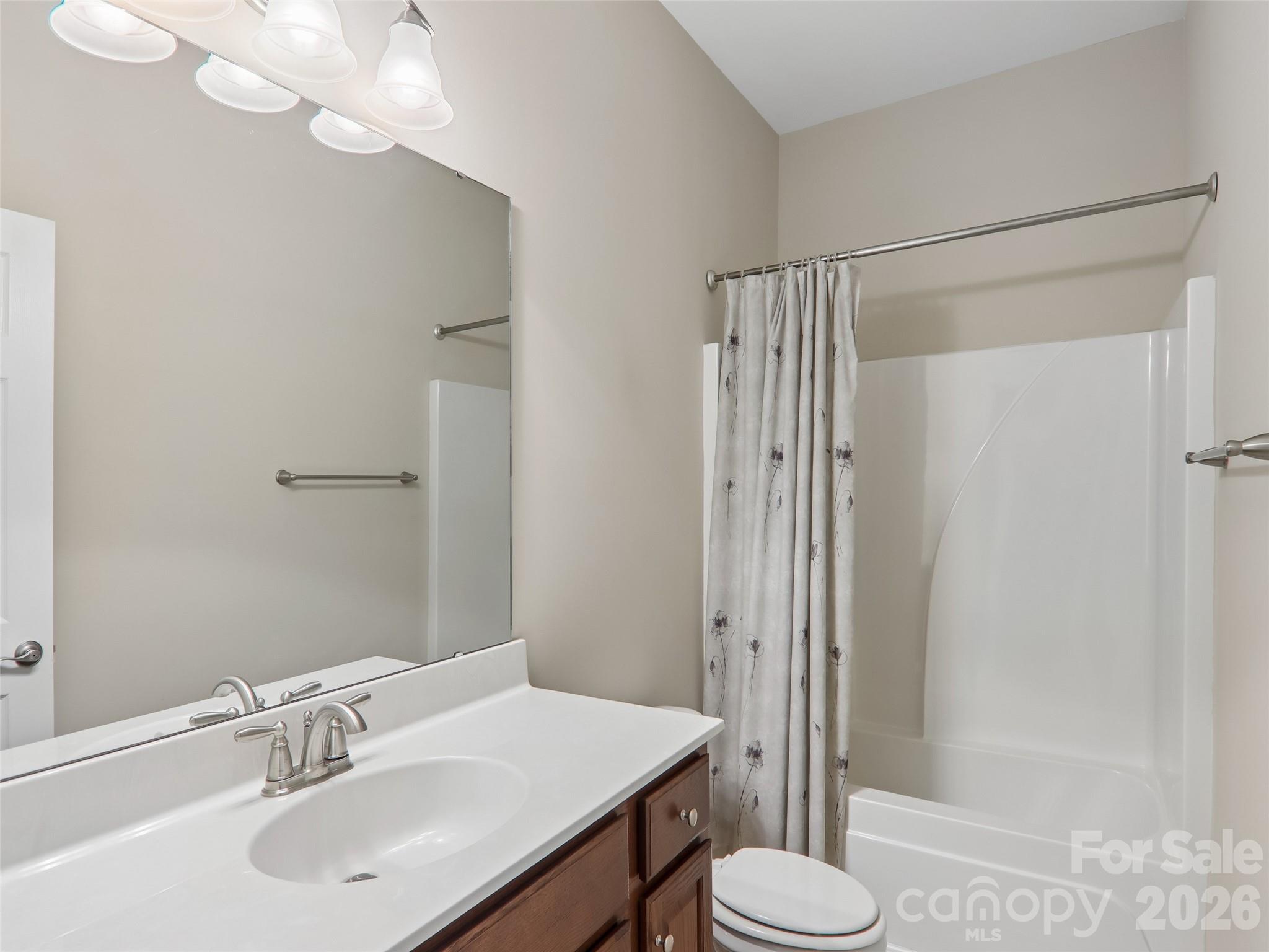 11 Eagle Pointe Way — Flat Rock