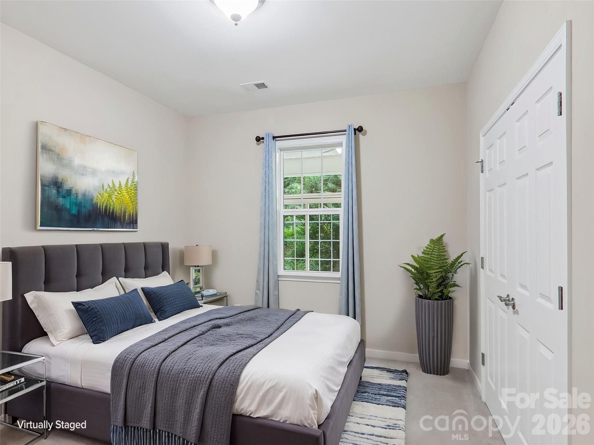 11 Eagle Pointe Way — Flat Rock