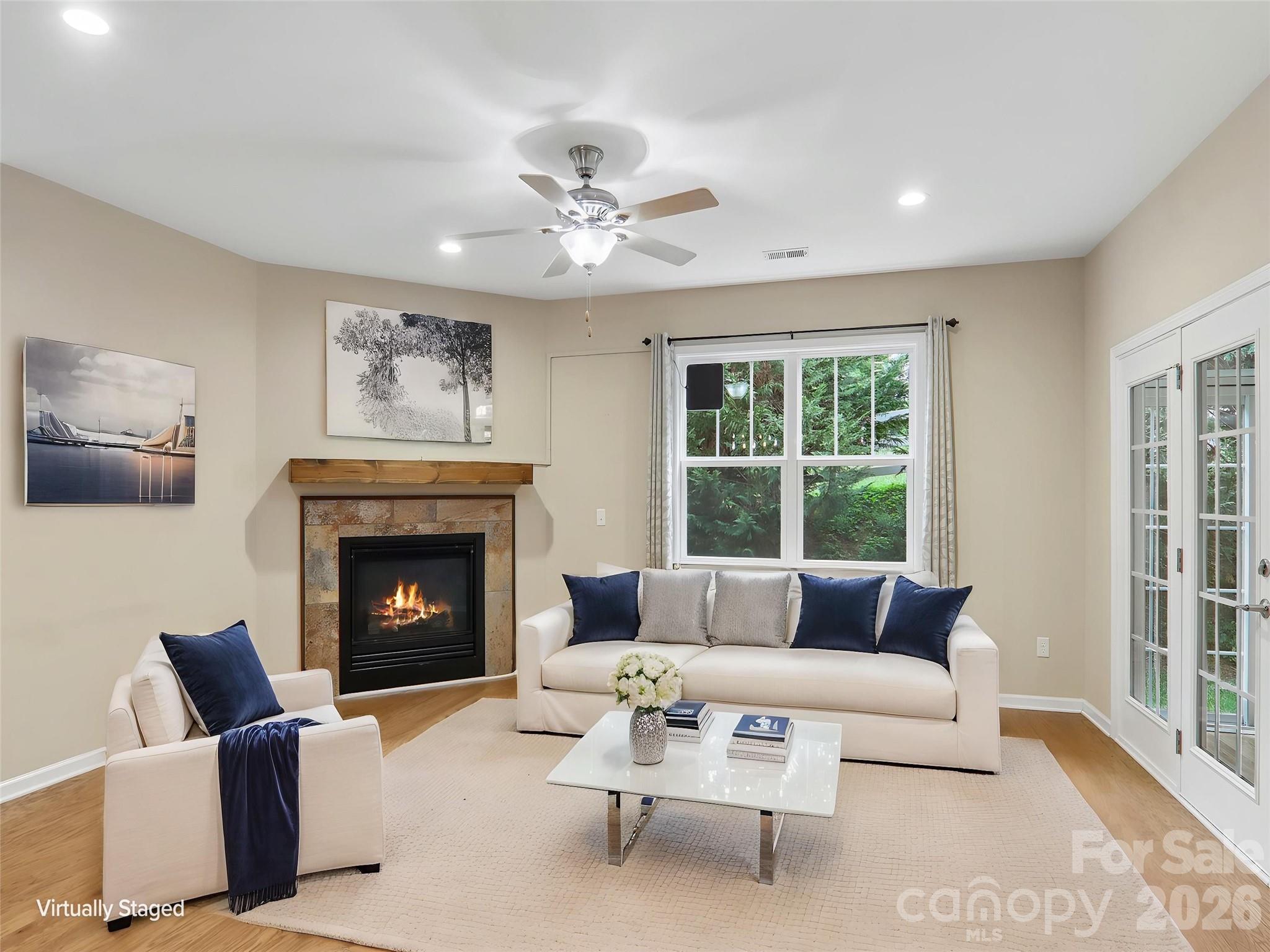 11 Eagle Pointe Way — Flat Rock