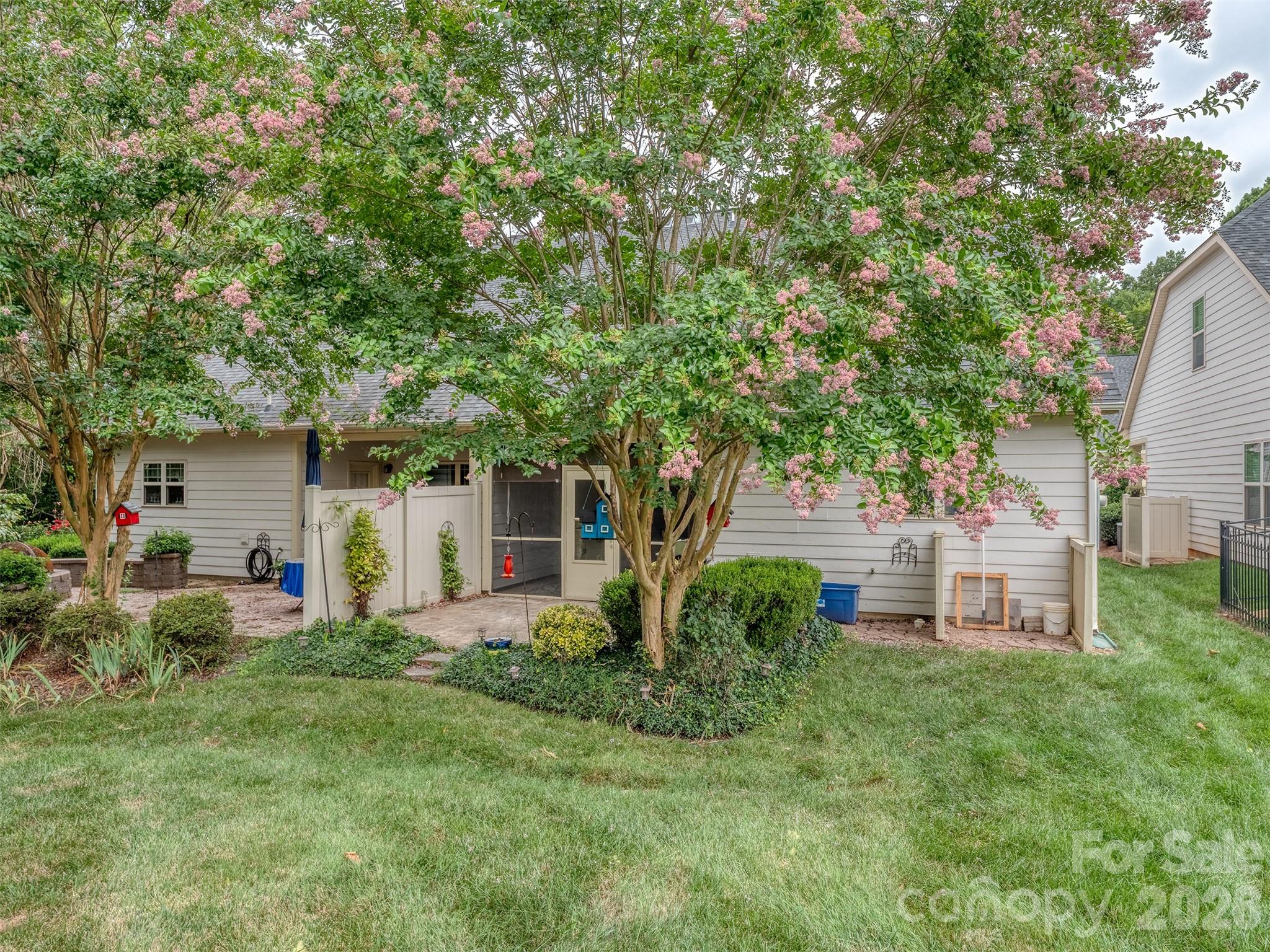 111 Coral Lane — Mooresville