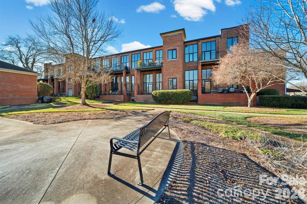 589 Catawba Street E — Belmont