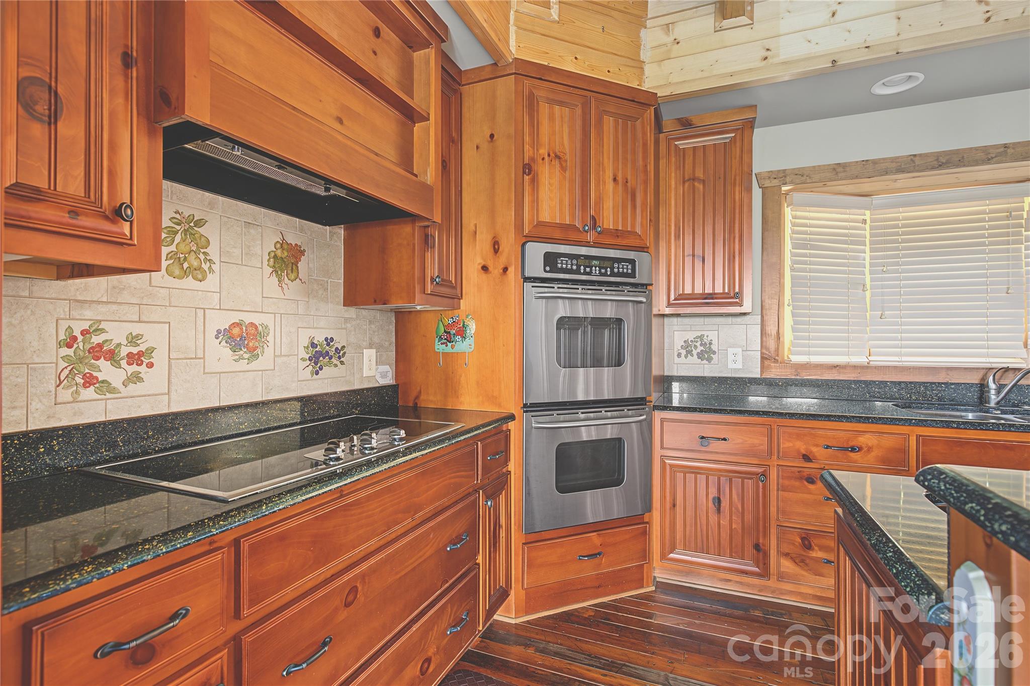 925 Appalachian Way — Bryson City