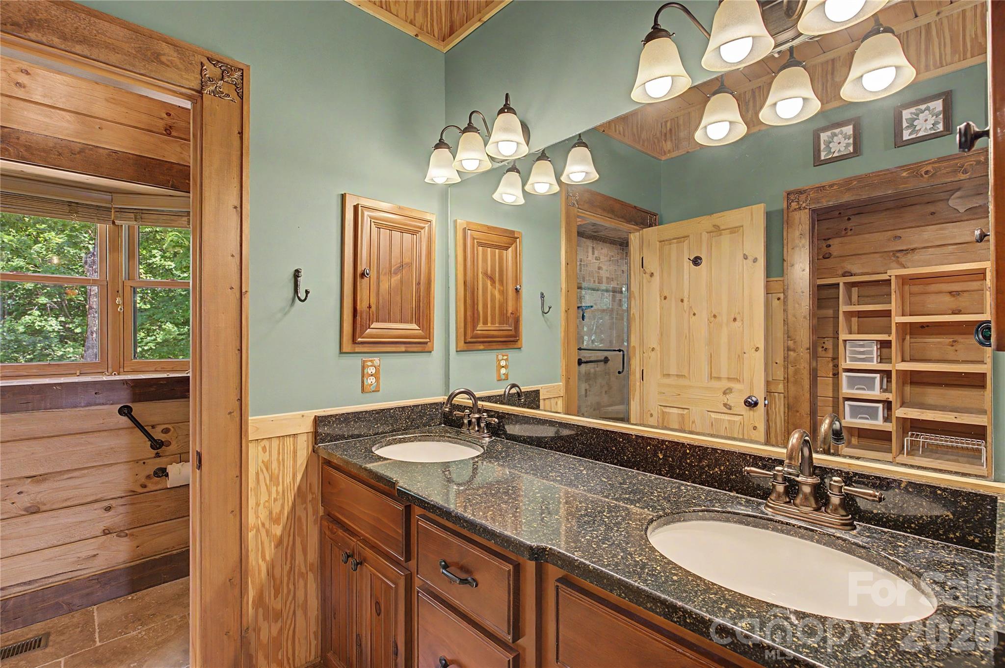 925 Appalachian Way — Bryson City