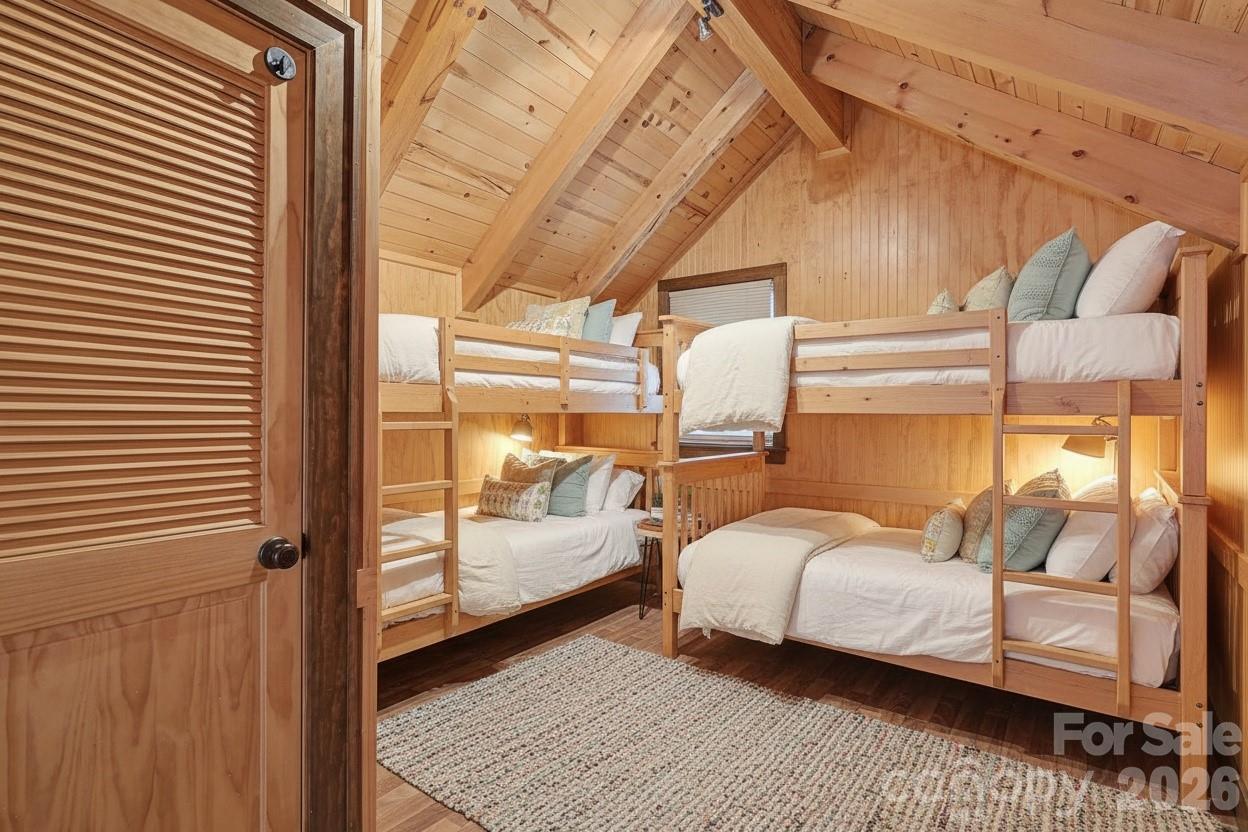 925 Appalachian Way — Bryson City