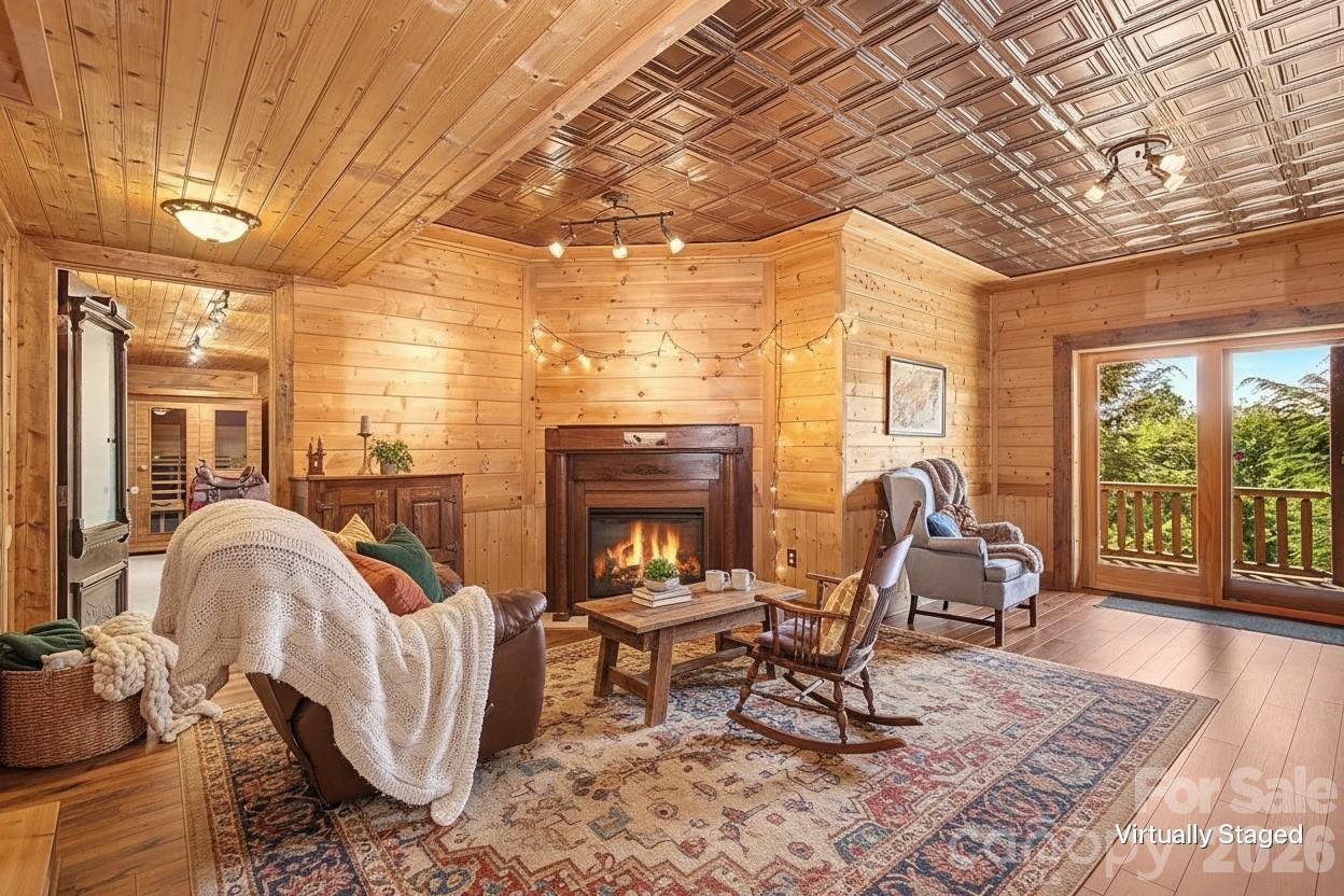 925 Appalachian Way — Bryson City