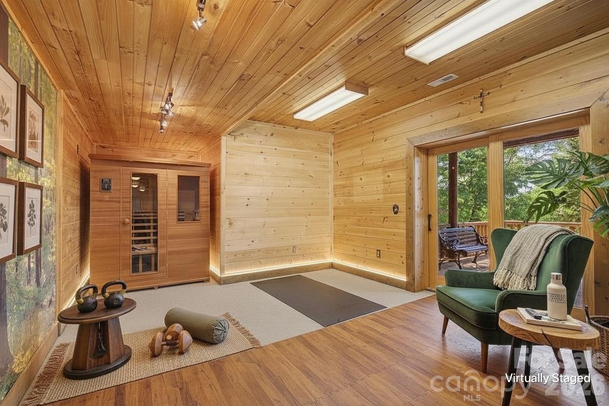 925 Appalachian Way — Bryson City