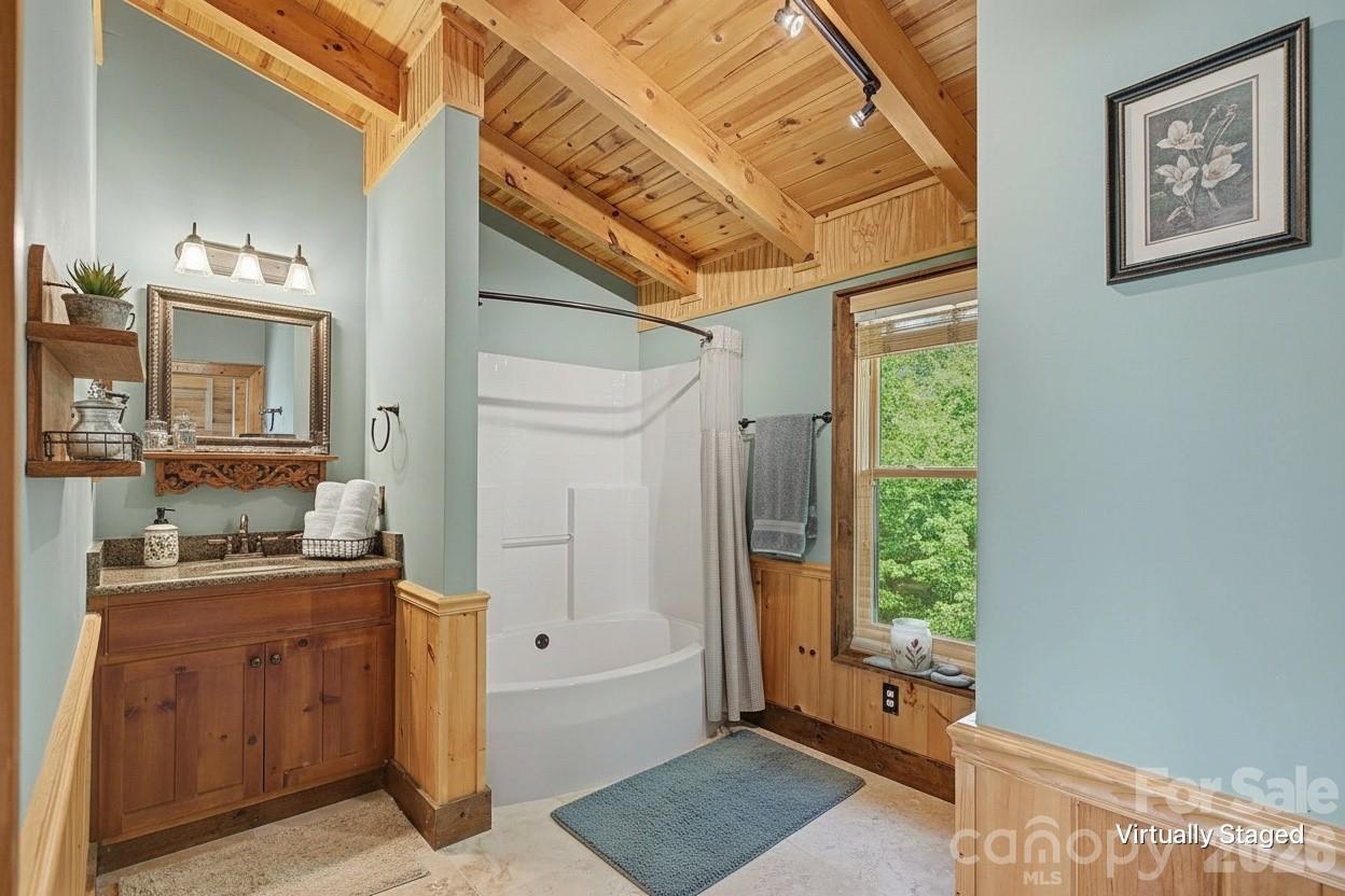 925 Appalachian Way — Bryson City