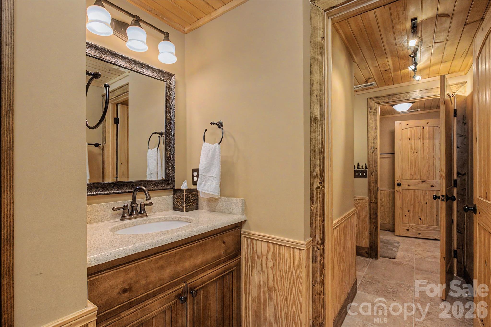 925 Appalachian Way — Bryson City