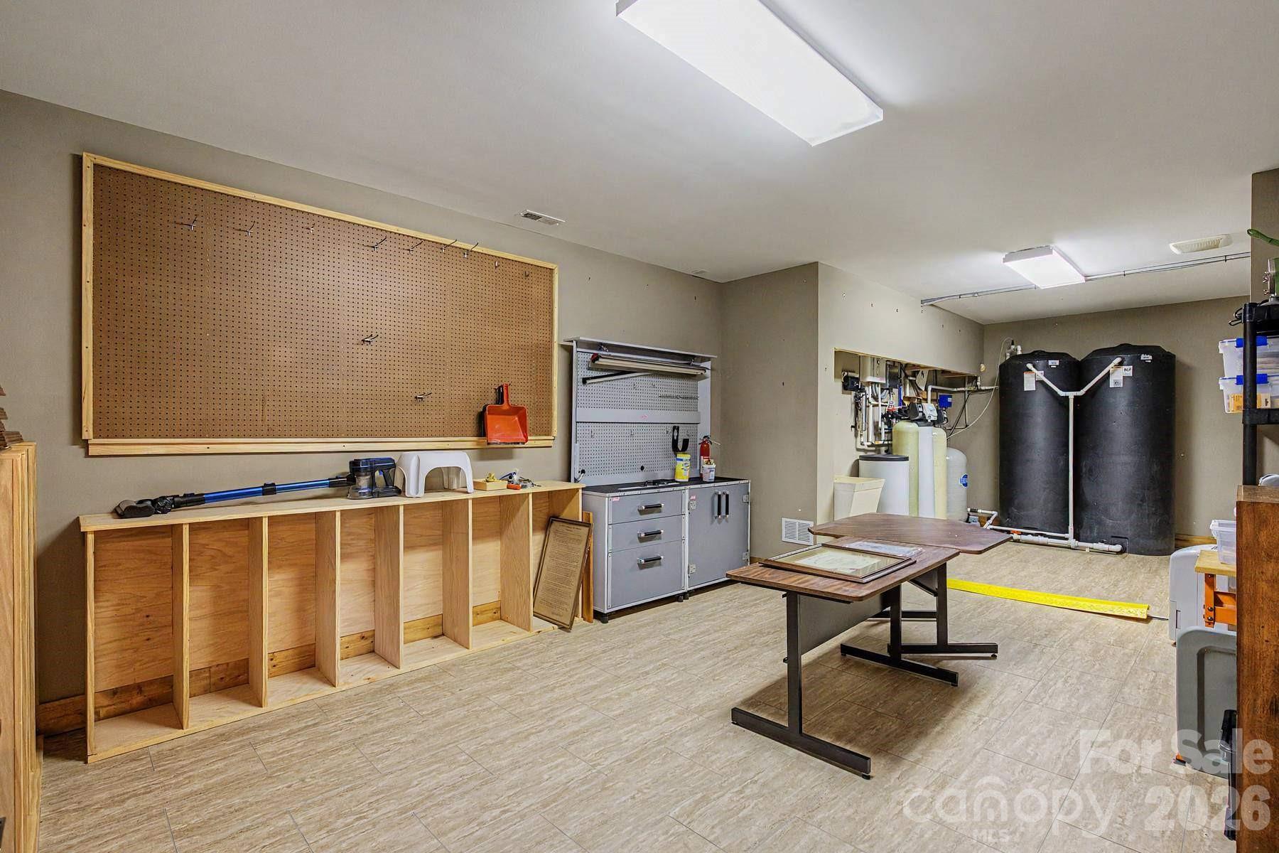 925 Appalachian Way — Bryson City