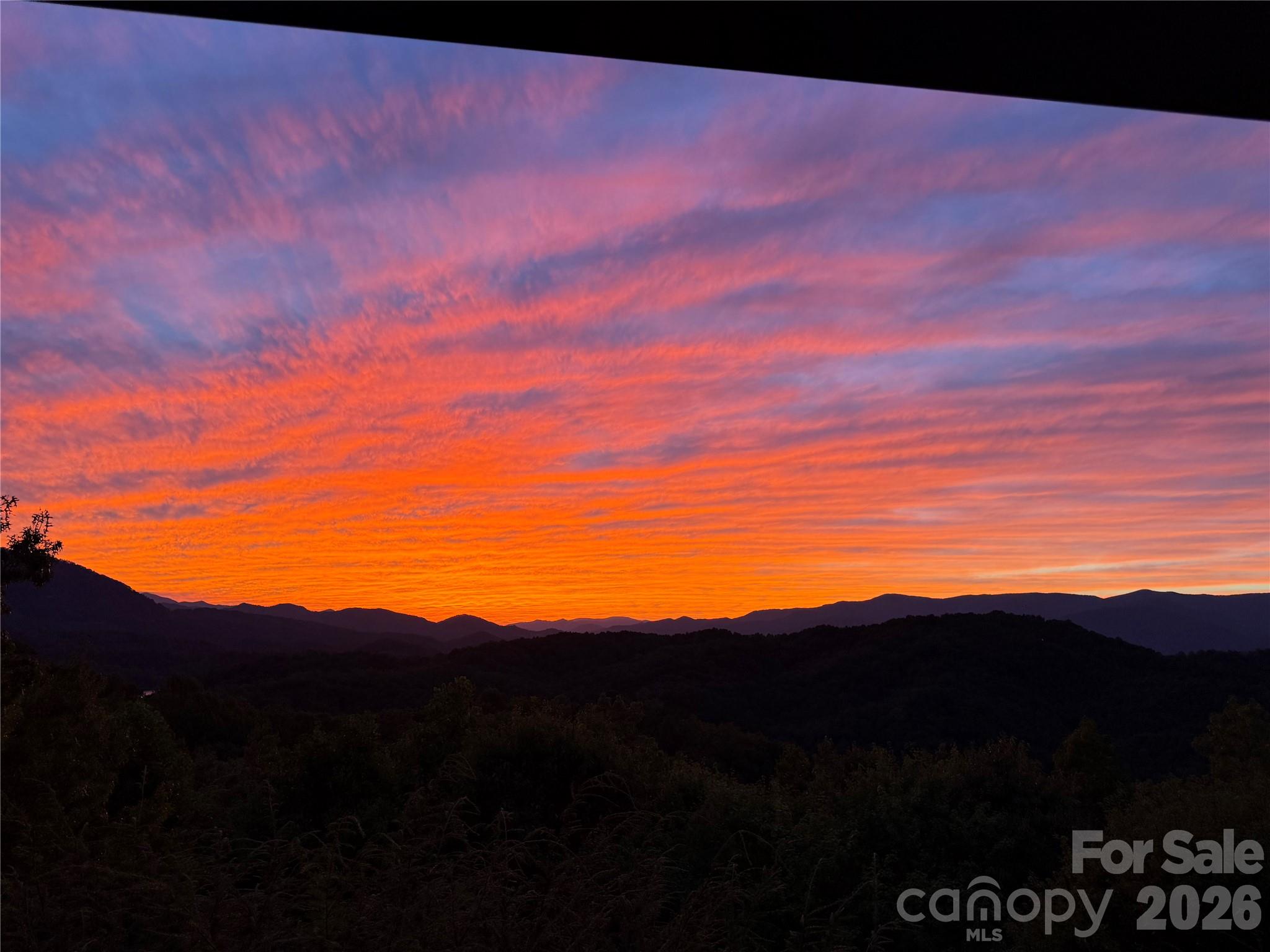 925 Appalachian Way — Bryson City