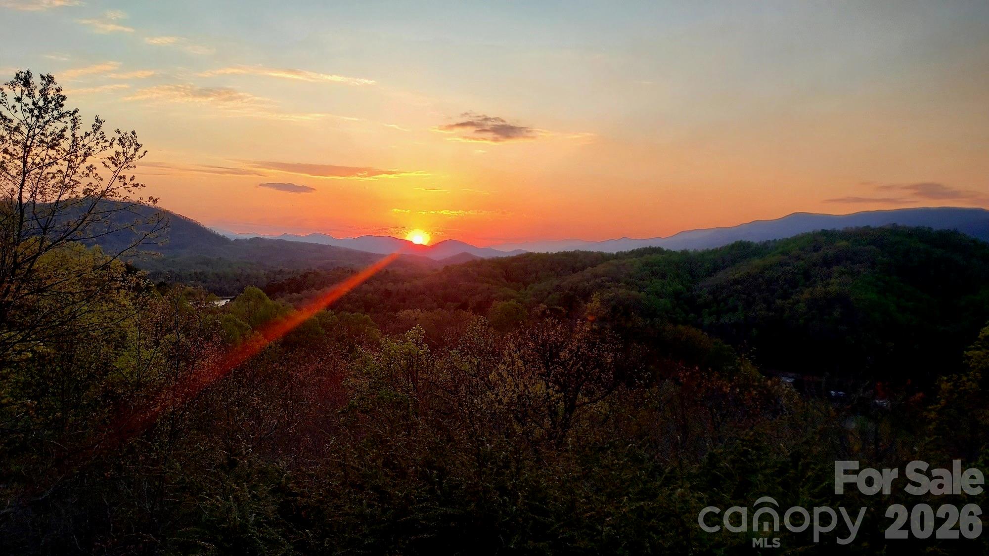 925 Appalachian Way — Bryson City
