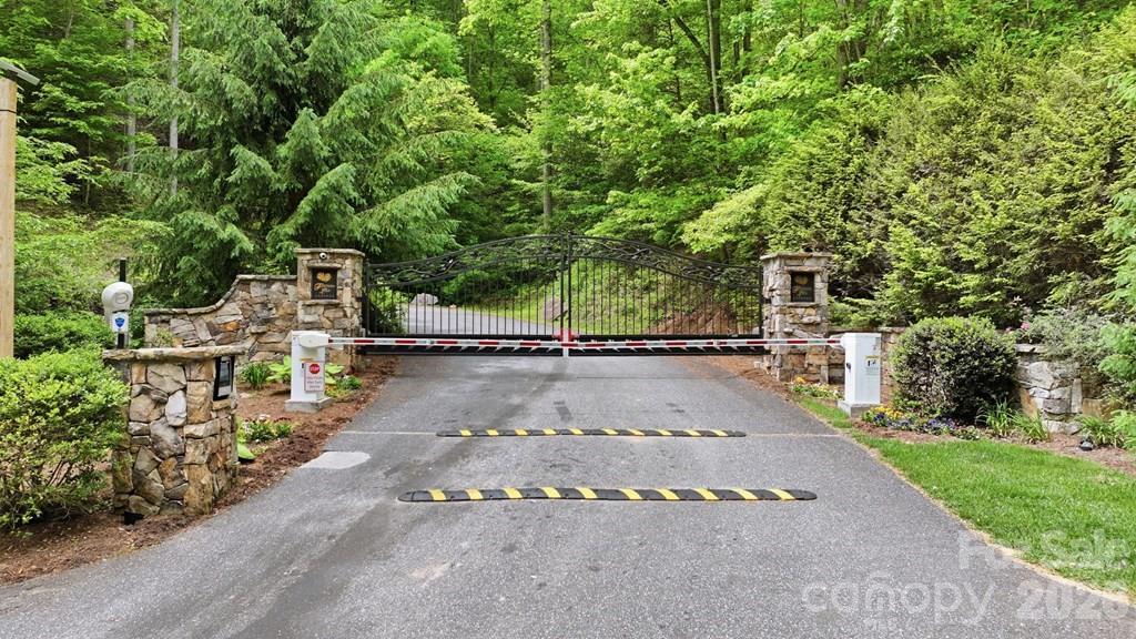 925 Appalachian Way — Bryson City
