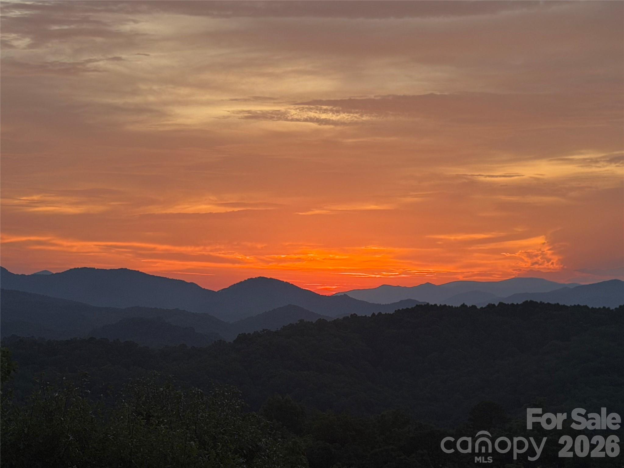 925 Appalachian Way — Bryson City