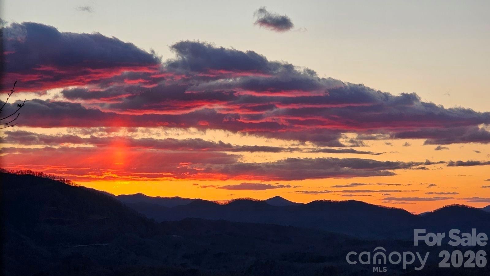 925 Appalachian Way — Bryson City