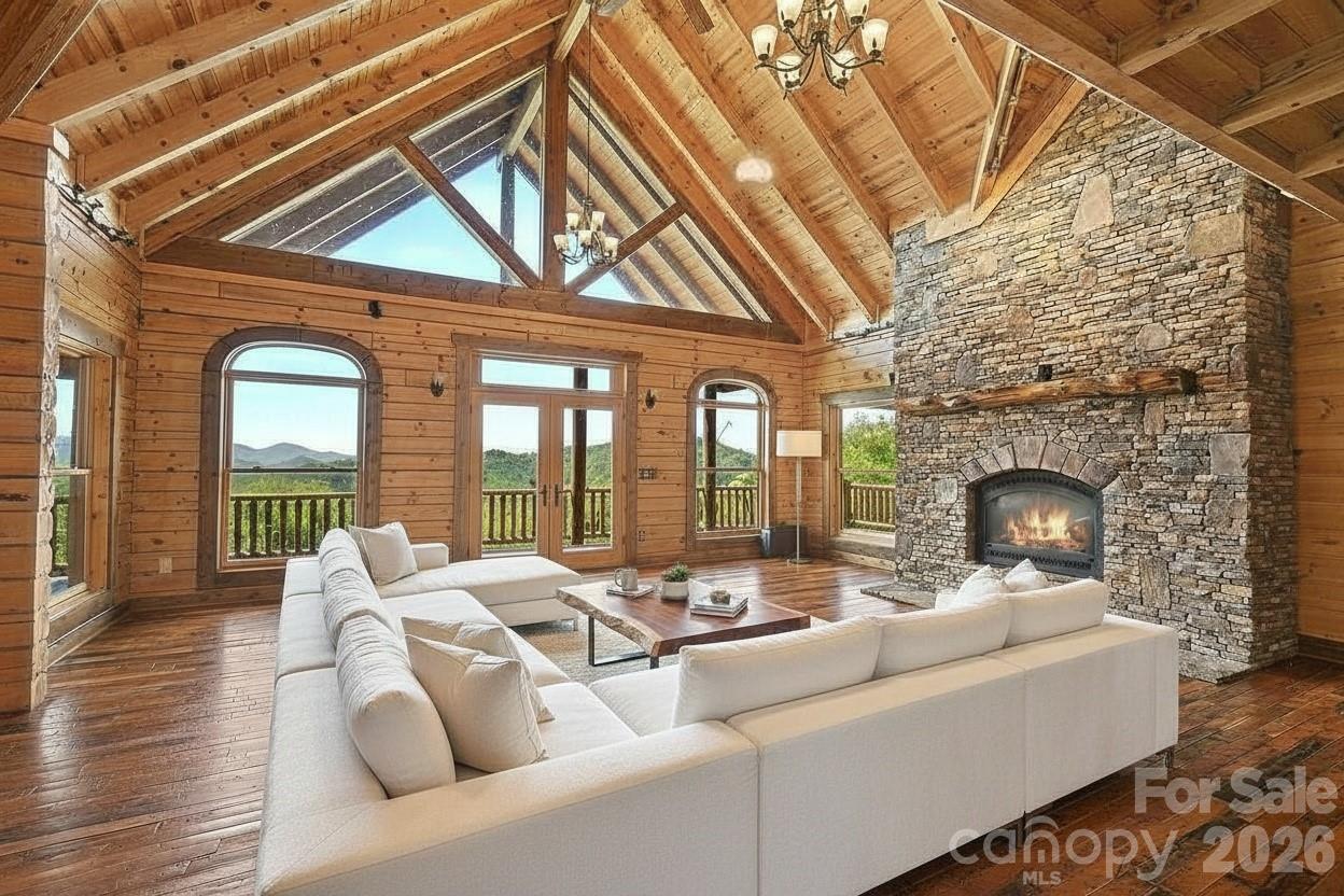 925 Appalachian Way — Bryson City