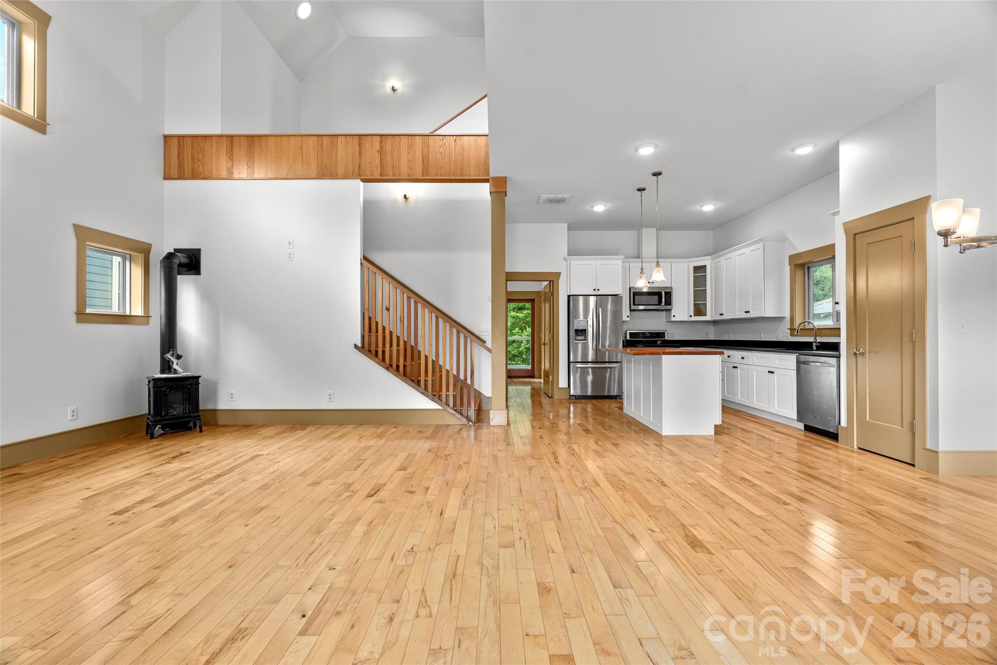 337 Sand Hill Road — Asheville